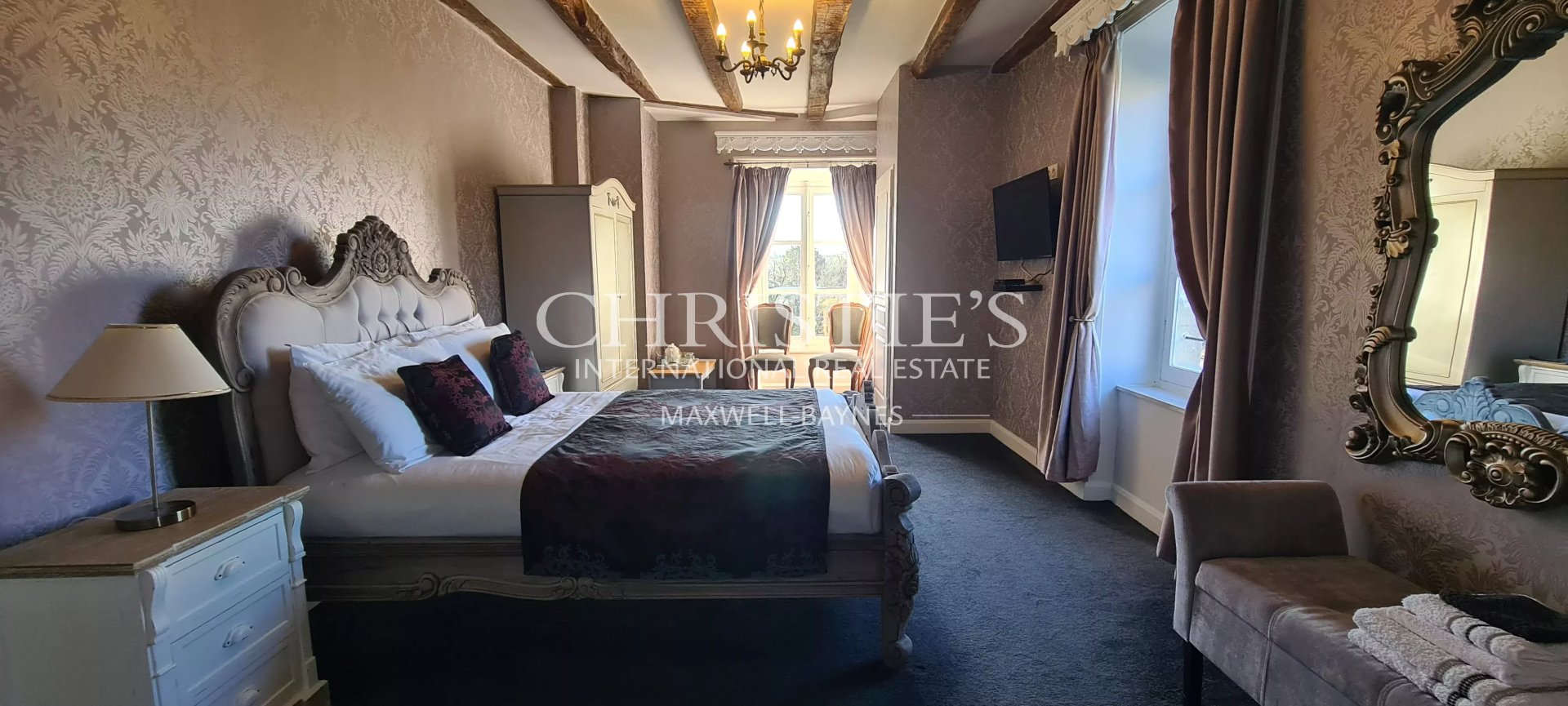 10 Bedroom Chateau's Image 15