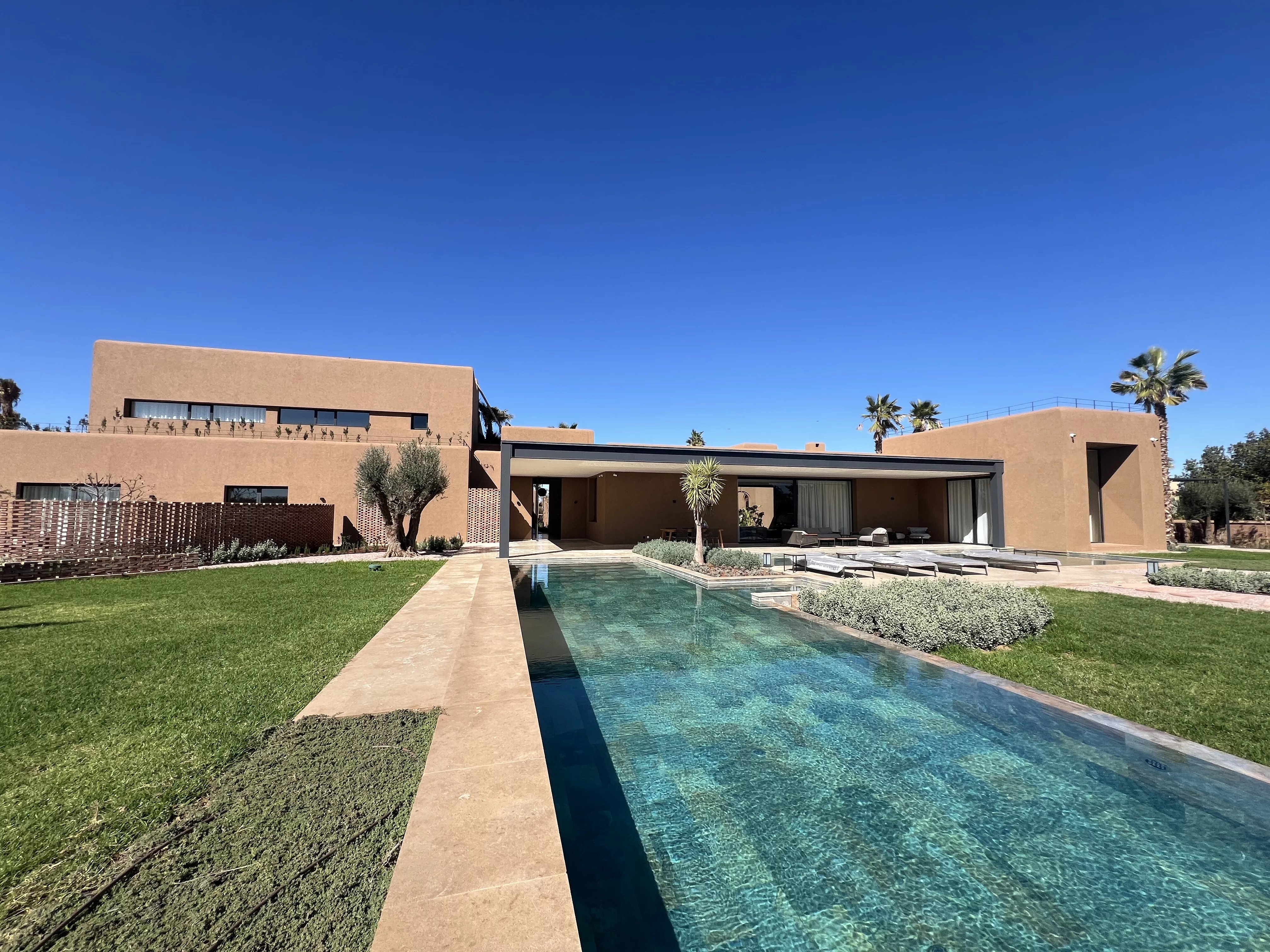 LUXURY NEW VILLA 15 MINUTES FROM DOWNTOWN