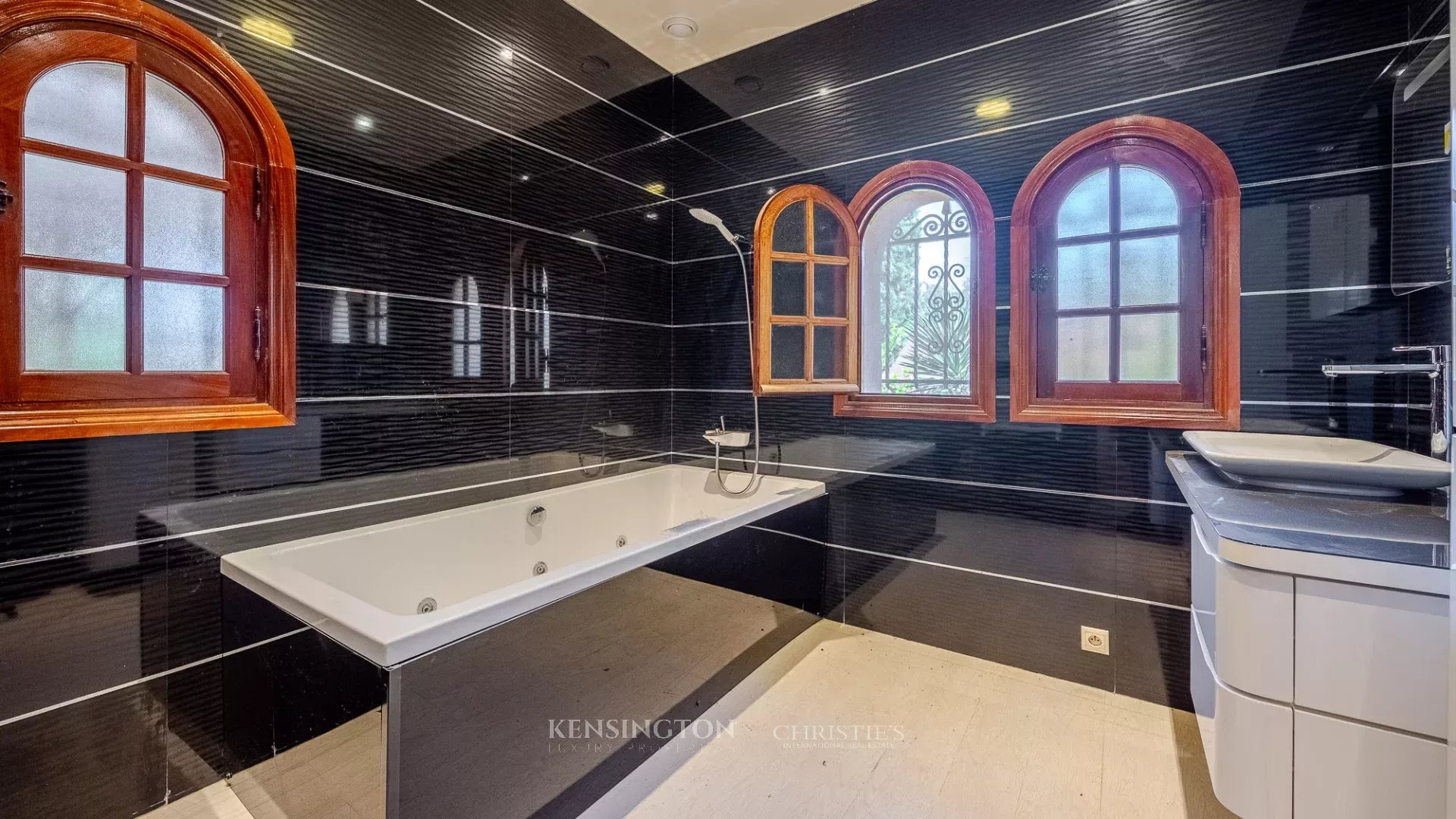 4 Bedroom Villa/Townhouse's Image 33