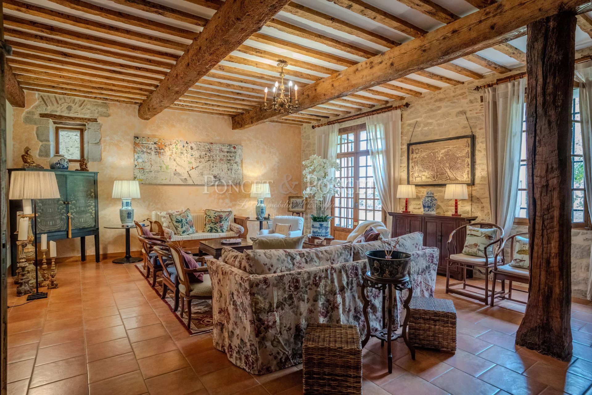 9 Bedroom Villa/Townhouse's Image 8