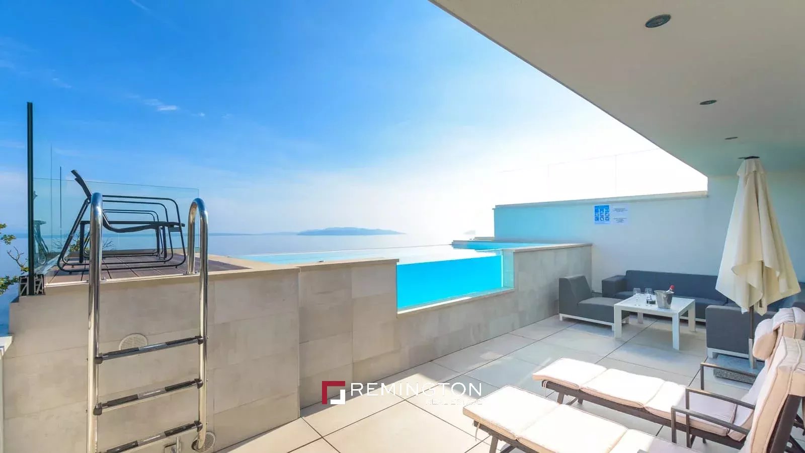 4 Bedroom Villa/Townhouse's Image 3