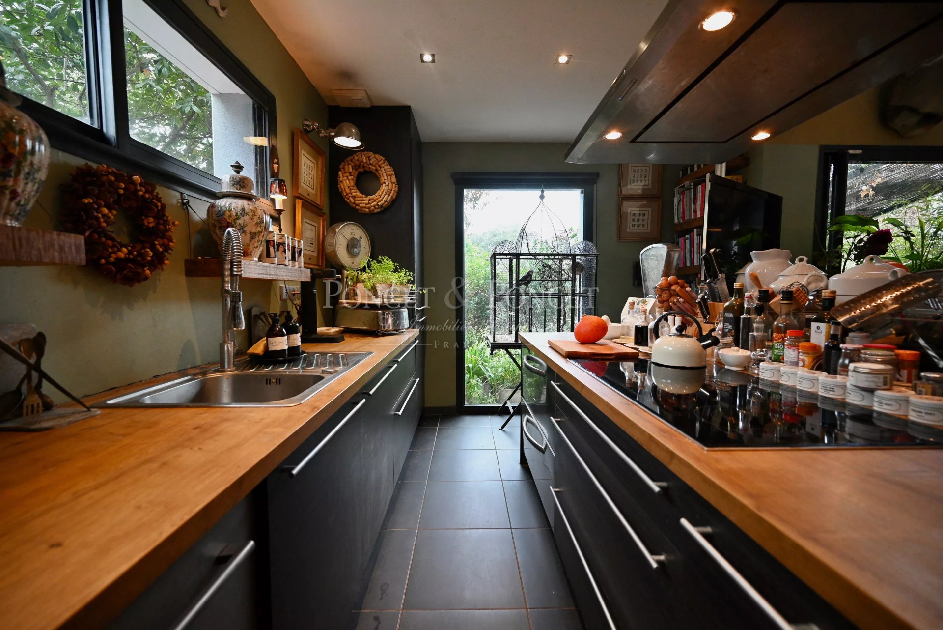 5 Bedroom Villa/Townhouse's Image 7