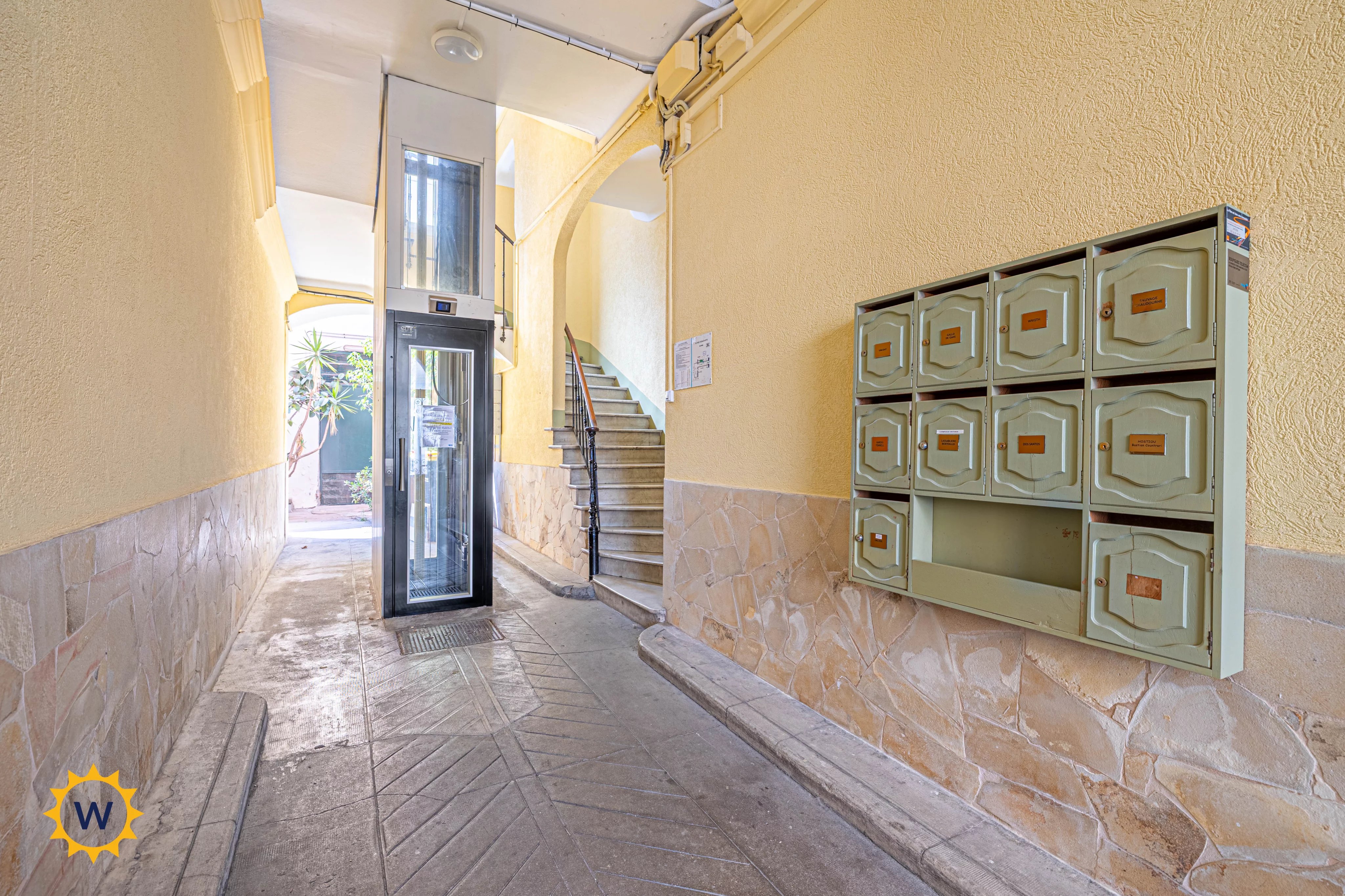 NICE LE PORT RUE BONAPARTE – 3/4 PIÈCES TRAVERSANT 65 M² – BALCON – ASCENSEUR — photo 15