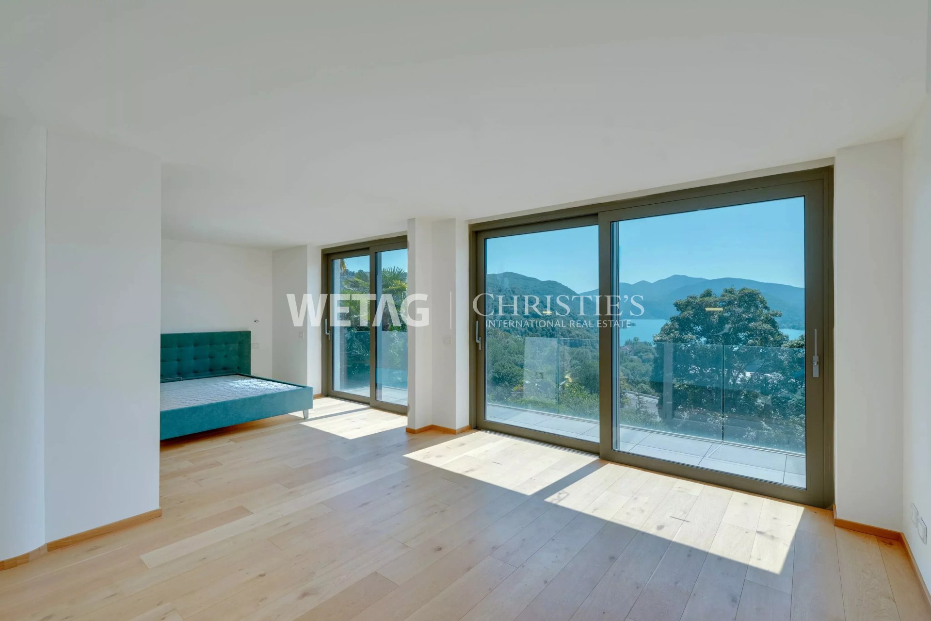 6 Bedroom Villa/Townhouse's Image 3