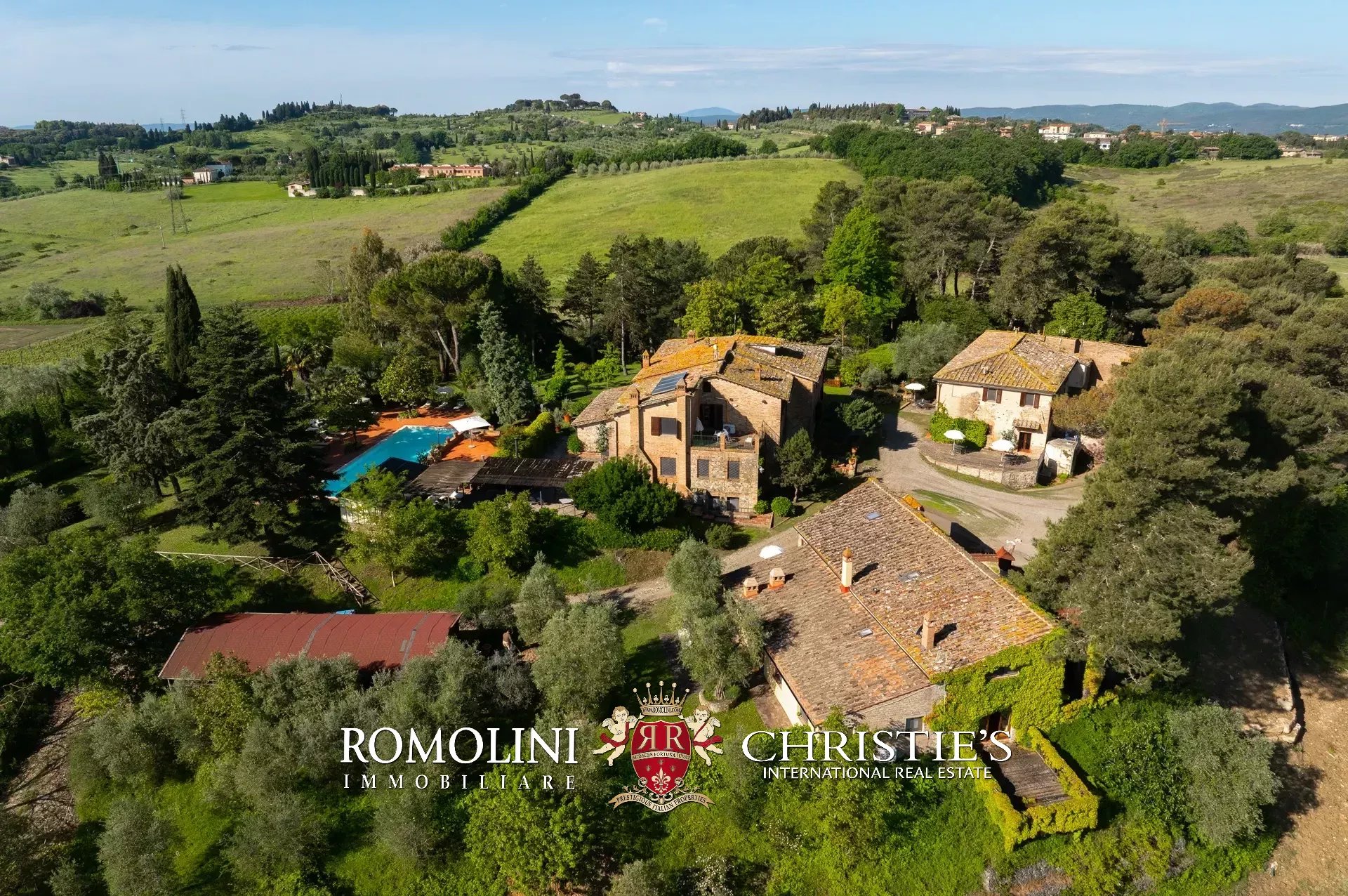 18 Bedroom Vineyard's Image 5