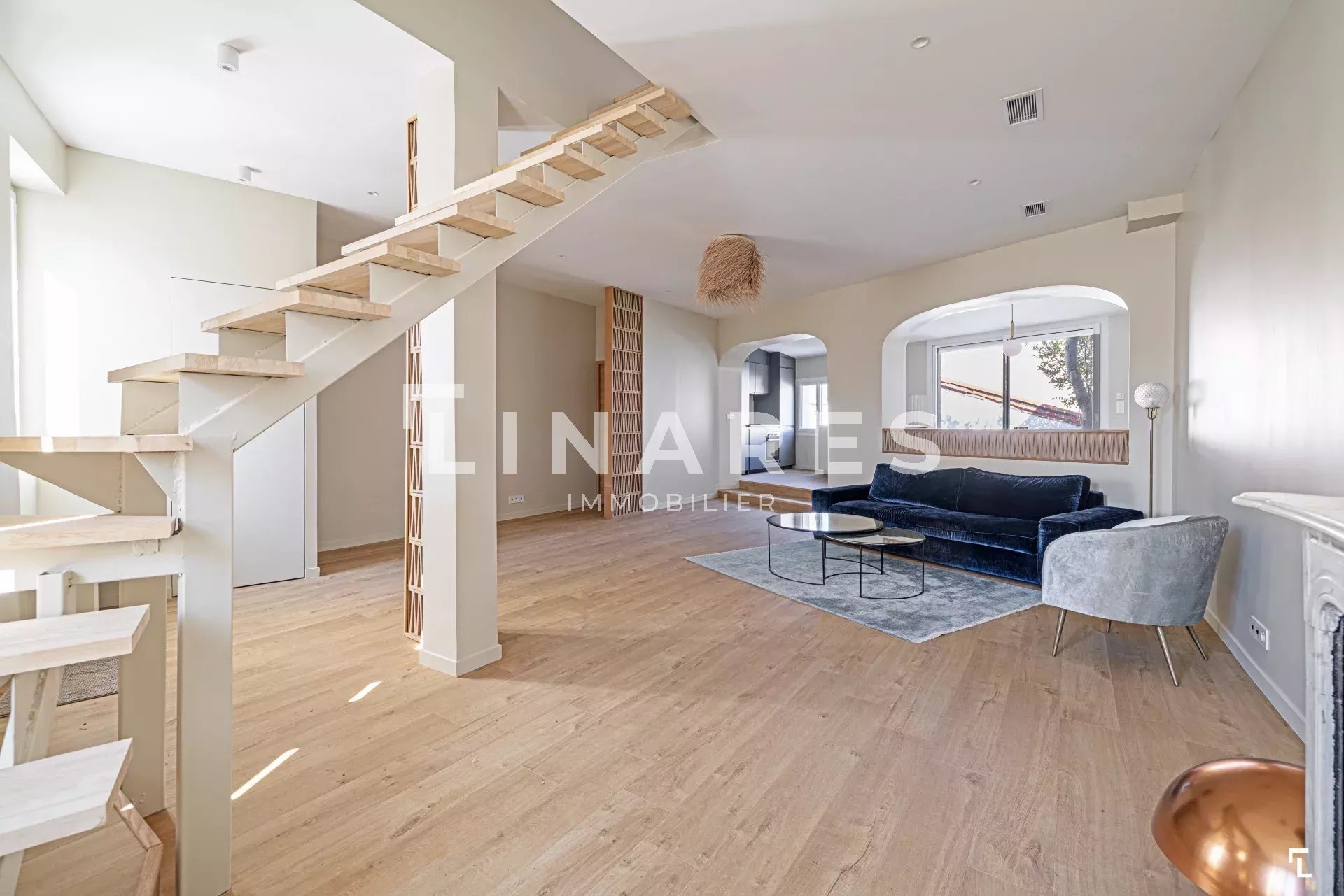 MAISON DE CARACTERE - Maison T4 de 107m2 + Parking - 13007 Le Roucas