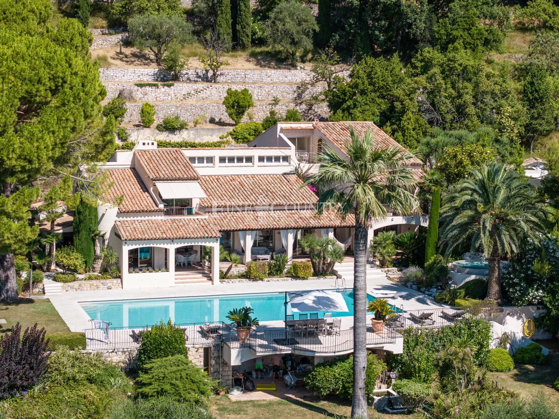 Photo of Villa for sale with panoramic sea views in Vence