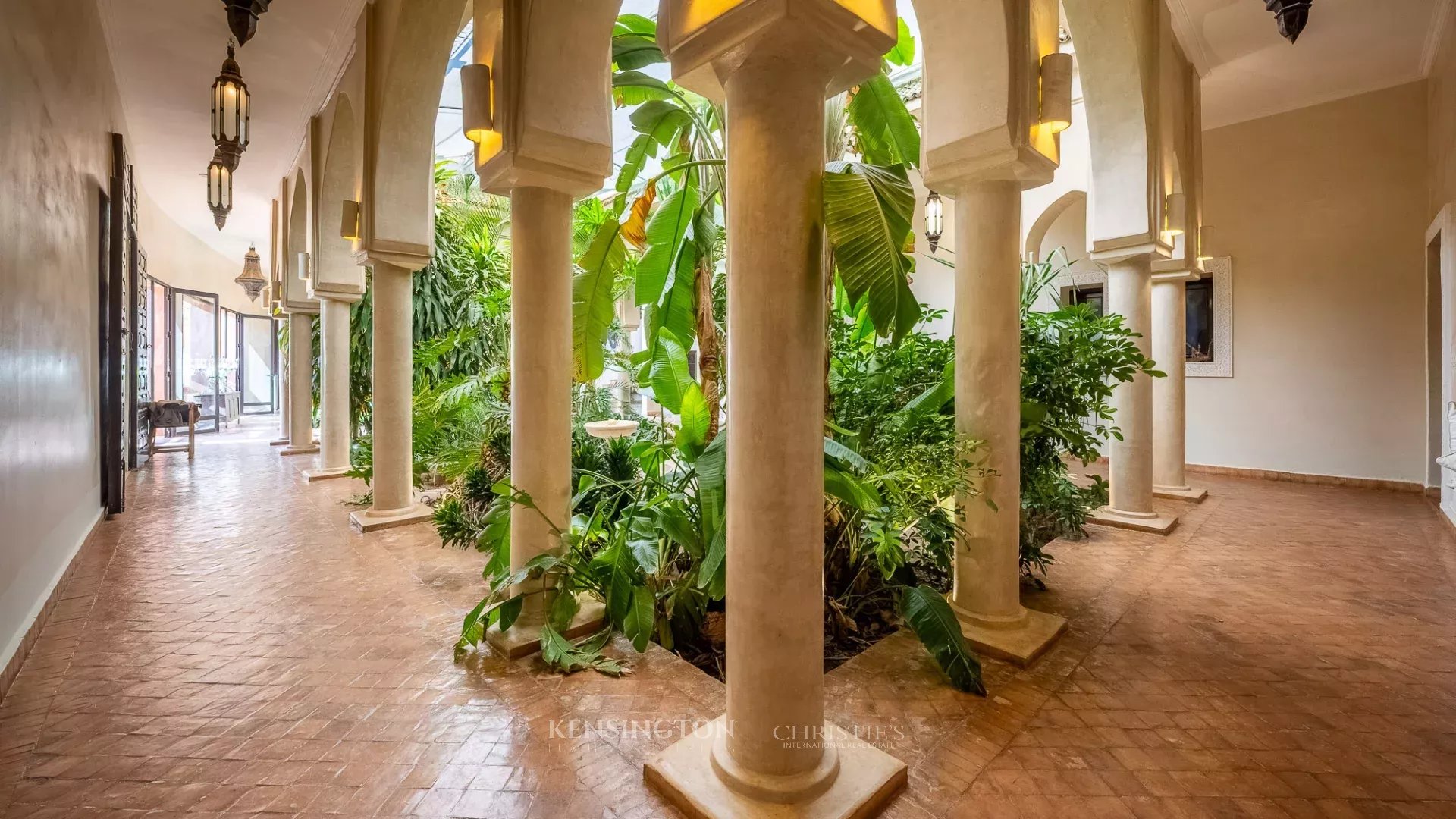 8 Bedroom Villa/Townhouse's Image 8