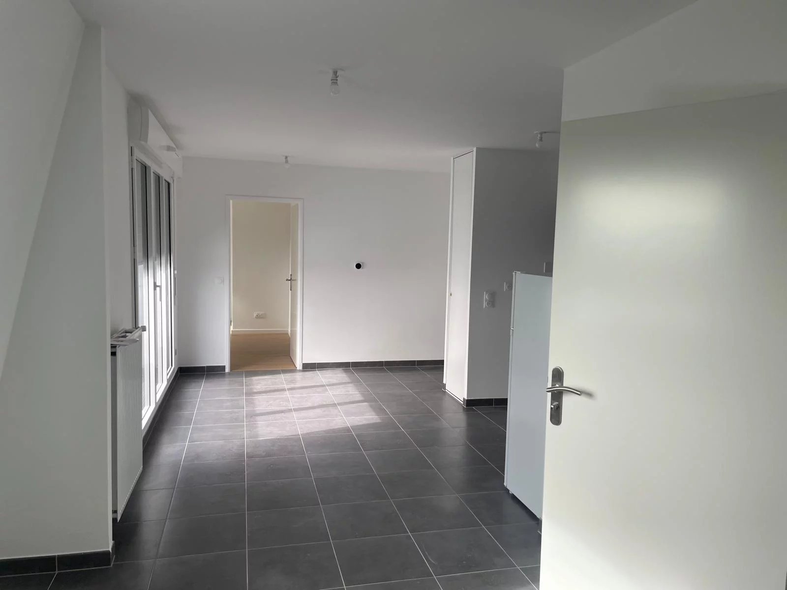Charmant 3 PIÈCES de 58 m² avec balcon et parking - Photo 2