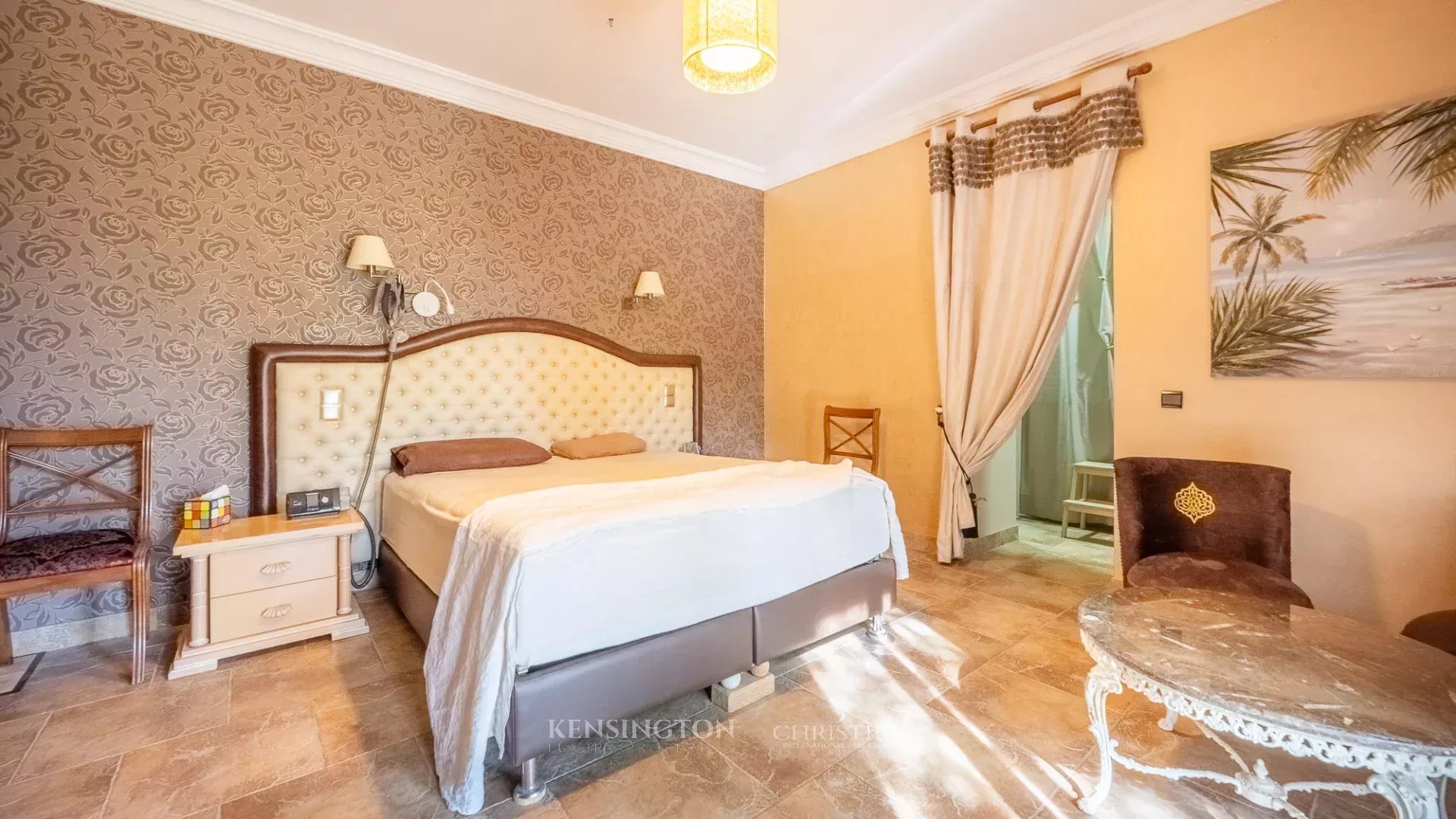6 Bedroom Villa/Townhouse's Image 7