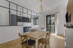 Elegant apartment in the heart of the Carré d’Or — photo 3 of 6