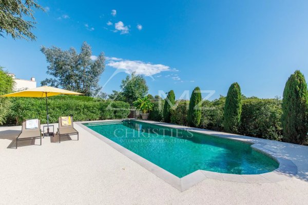 Beautiful family villa with sea view — photo 2