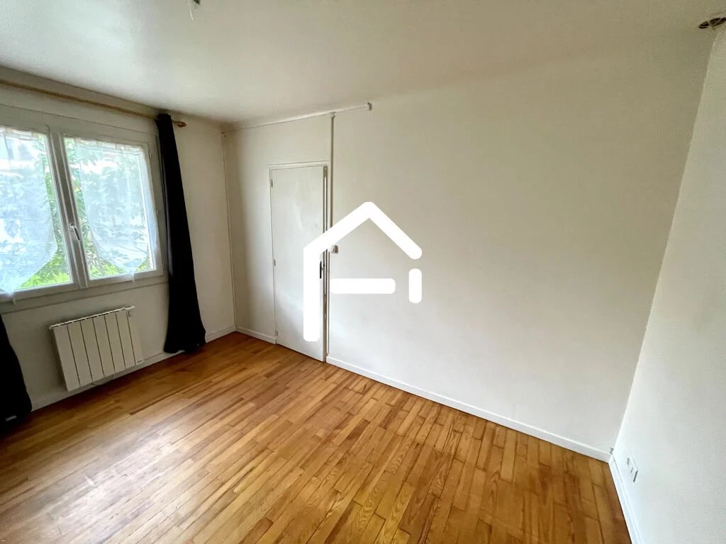 À louer : Chartreuse de 40m² avec jardin privatif, à Barrière de Paris