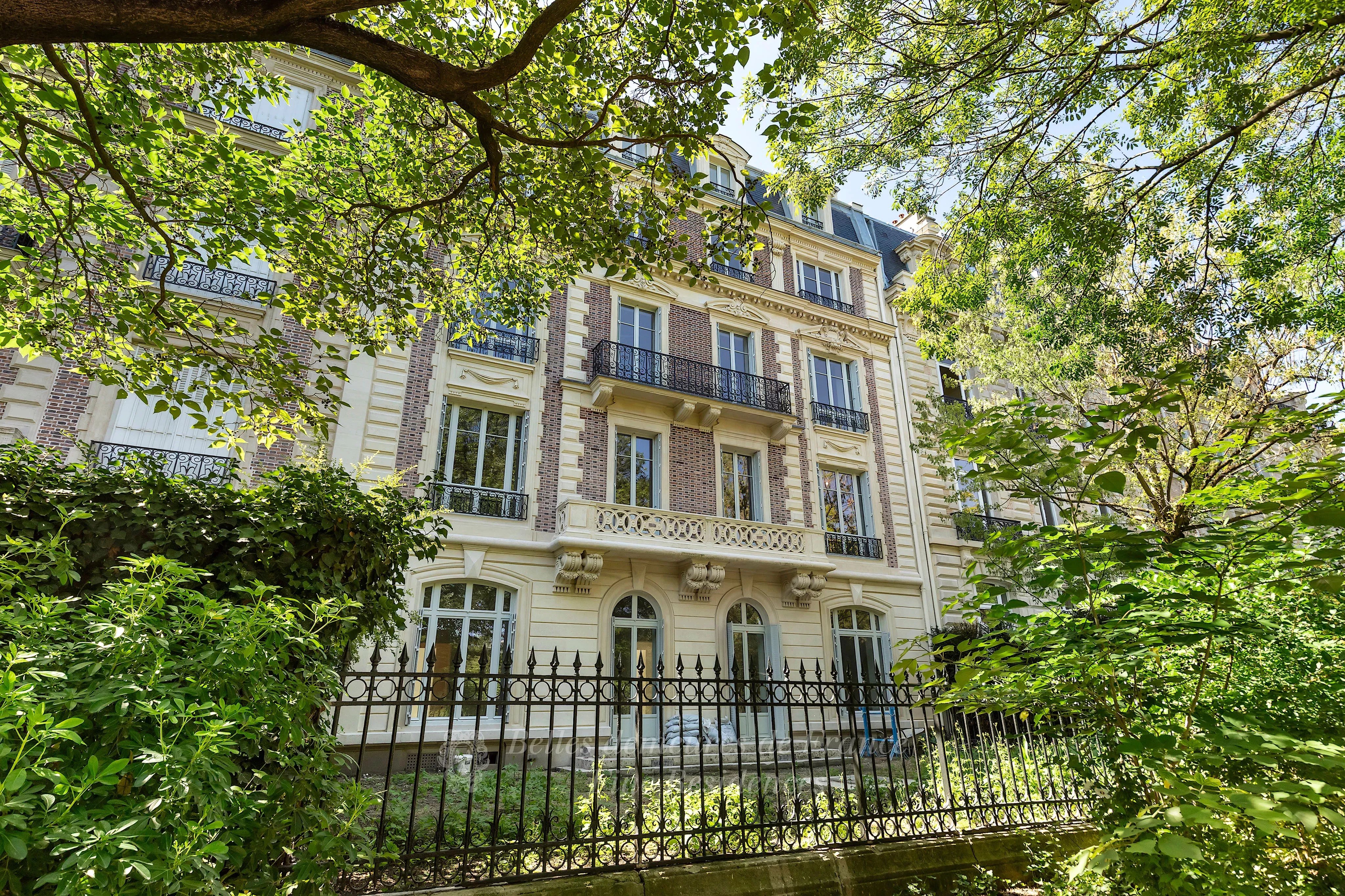 Paris VIIIe - Parc Monceau - Exceptionnel Hôtel Particulier