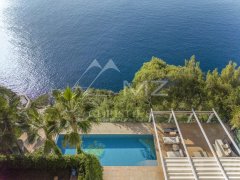 WATERFRONT VILLA - SAINT JEAN CAP FERRAT — photo 1 of 3