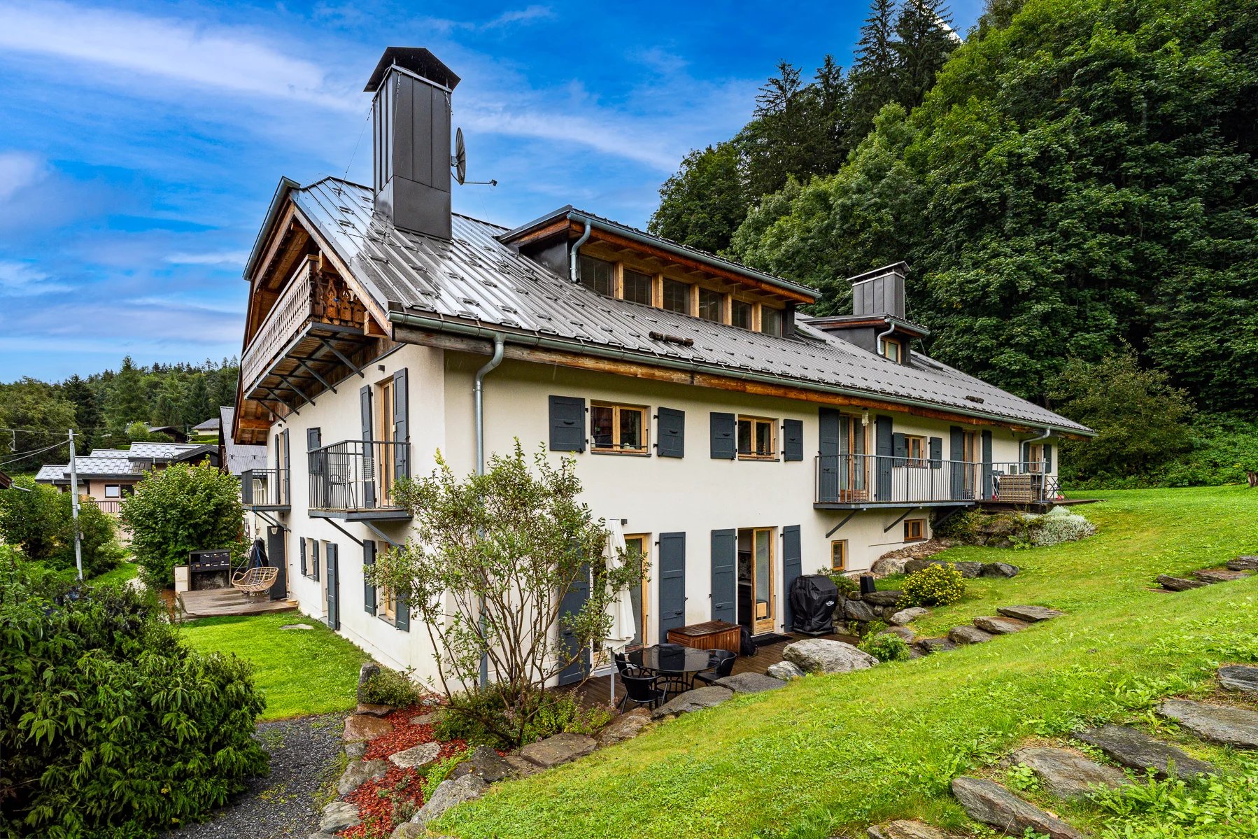 CHAMONIX - A bright, modern apartment with private terrace Accommodation in Chamonix