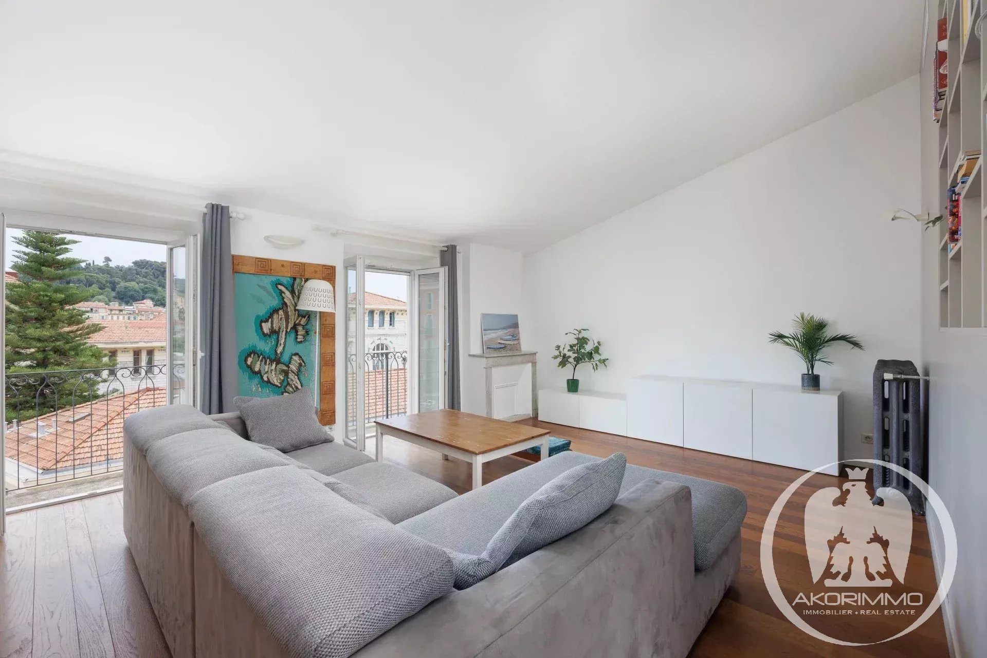 NICE WILSON / COULEE VERTE SUPERBE APPARTEMENT D'ARCHITECTE EN D