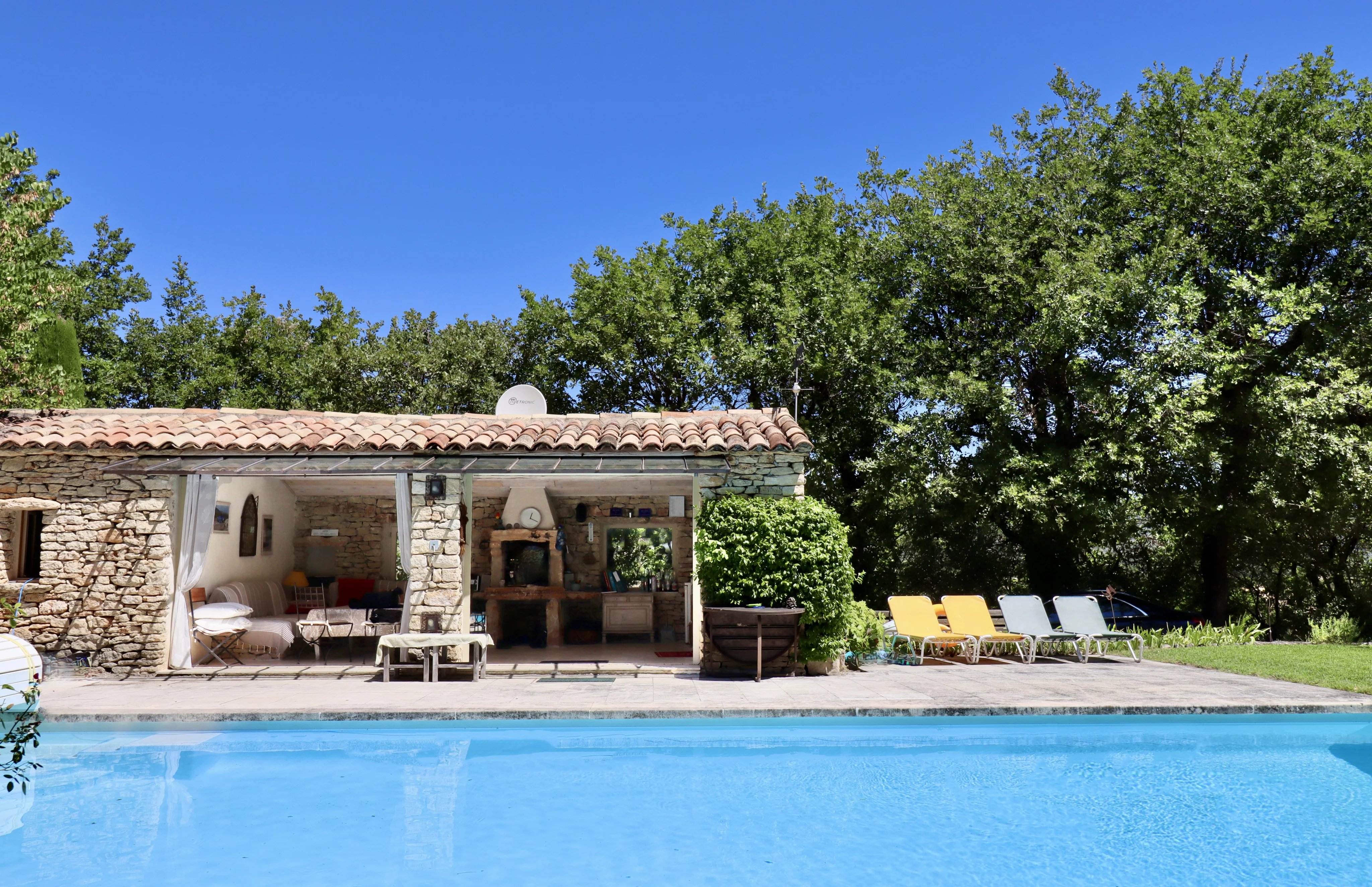 Authentic, exceptional stone property facing the village of GORDES.