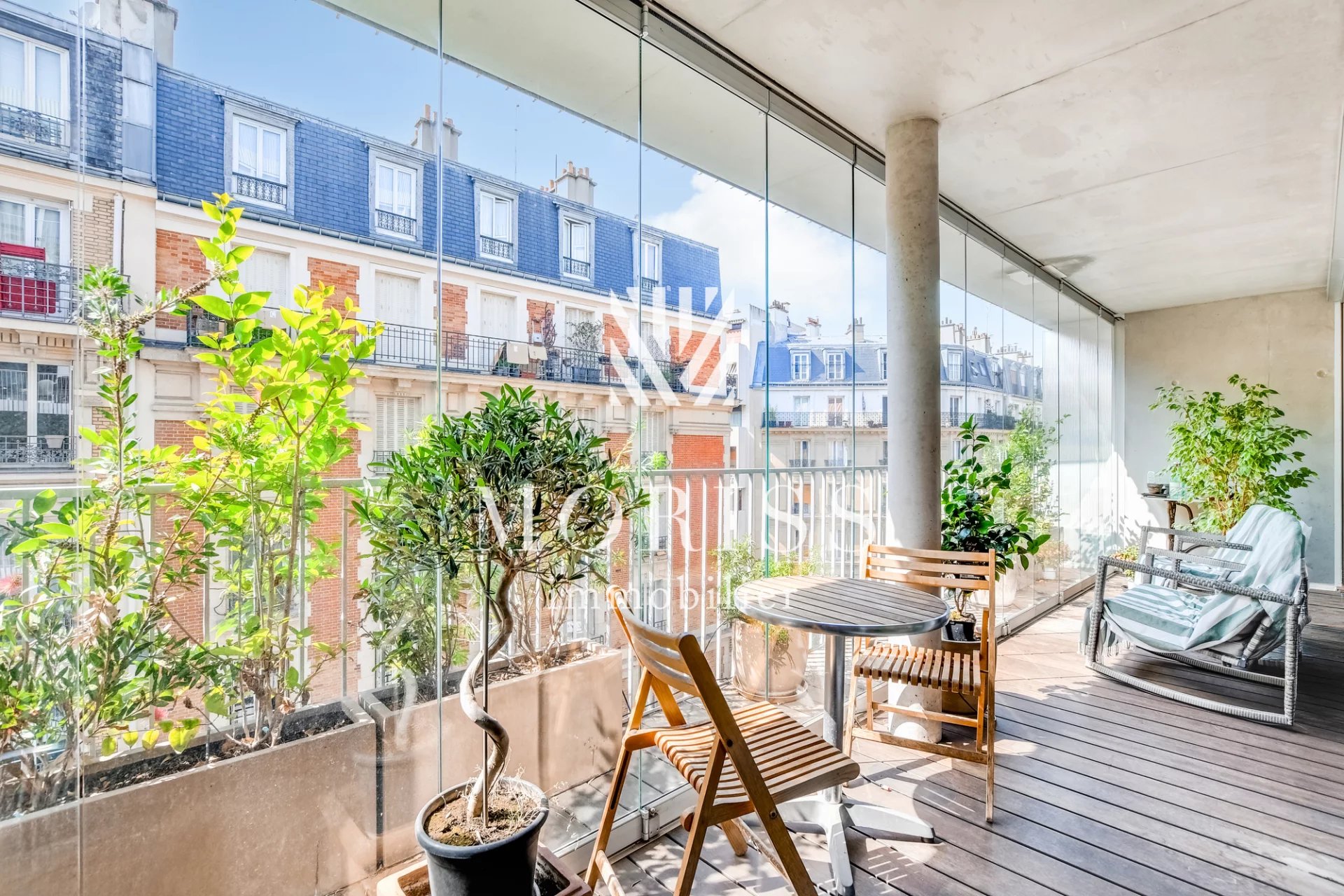 Paris XVIII - APPARTEMENT 2 PIÉCES - TERRASSE - REFAIT À NEUF - - Image 1