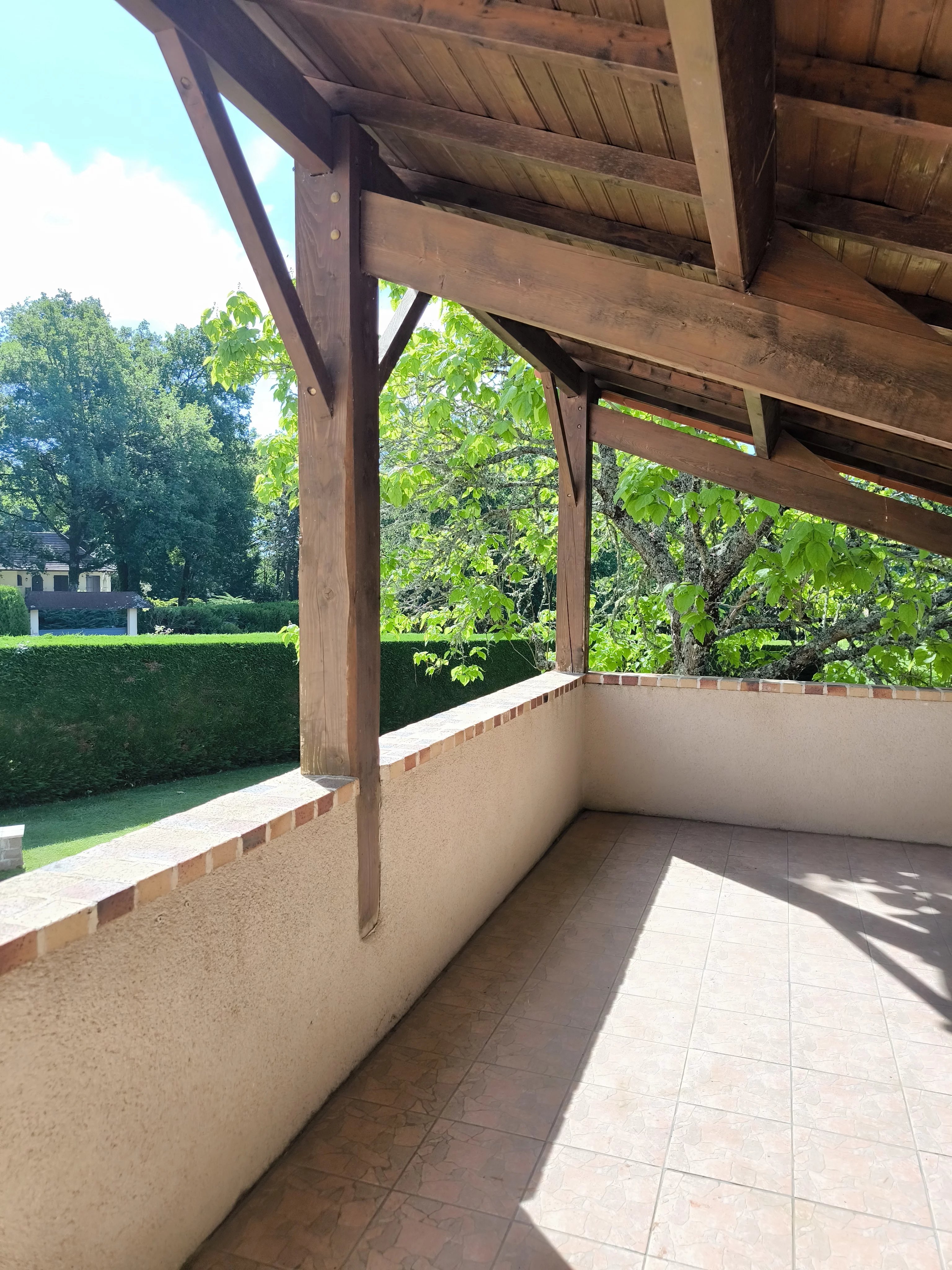 Fermette rénovée avec terrain  et piscine