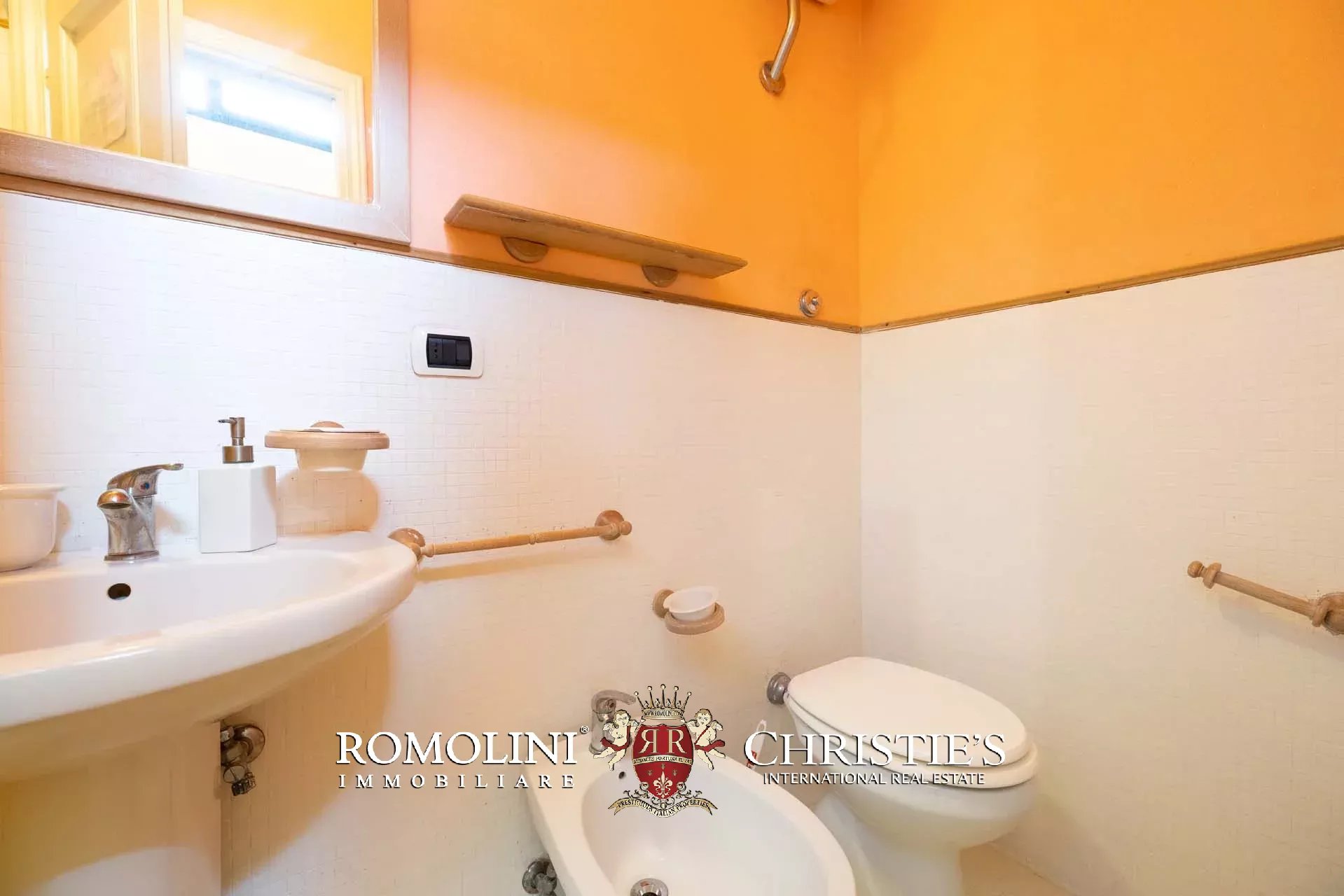 15 Bedroom Villa/Townhouse's Image 74