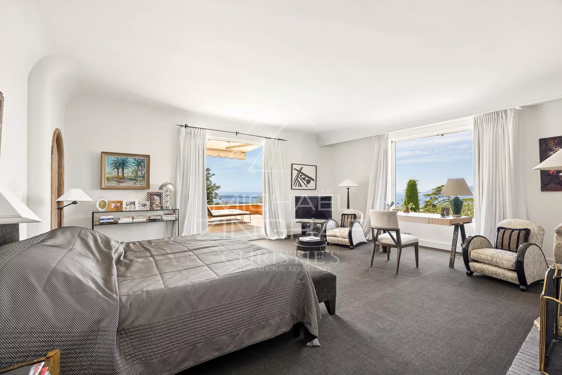 11 Bedroom Villa/Townhouse's Image 5