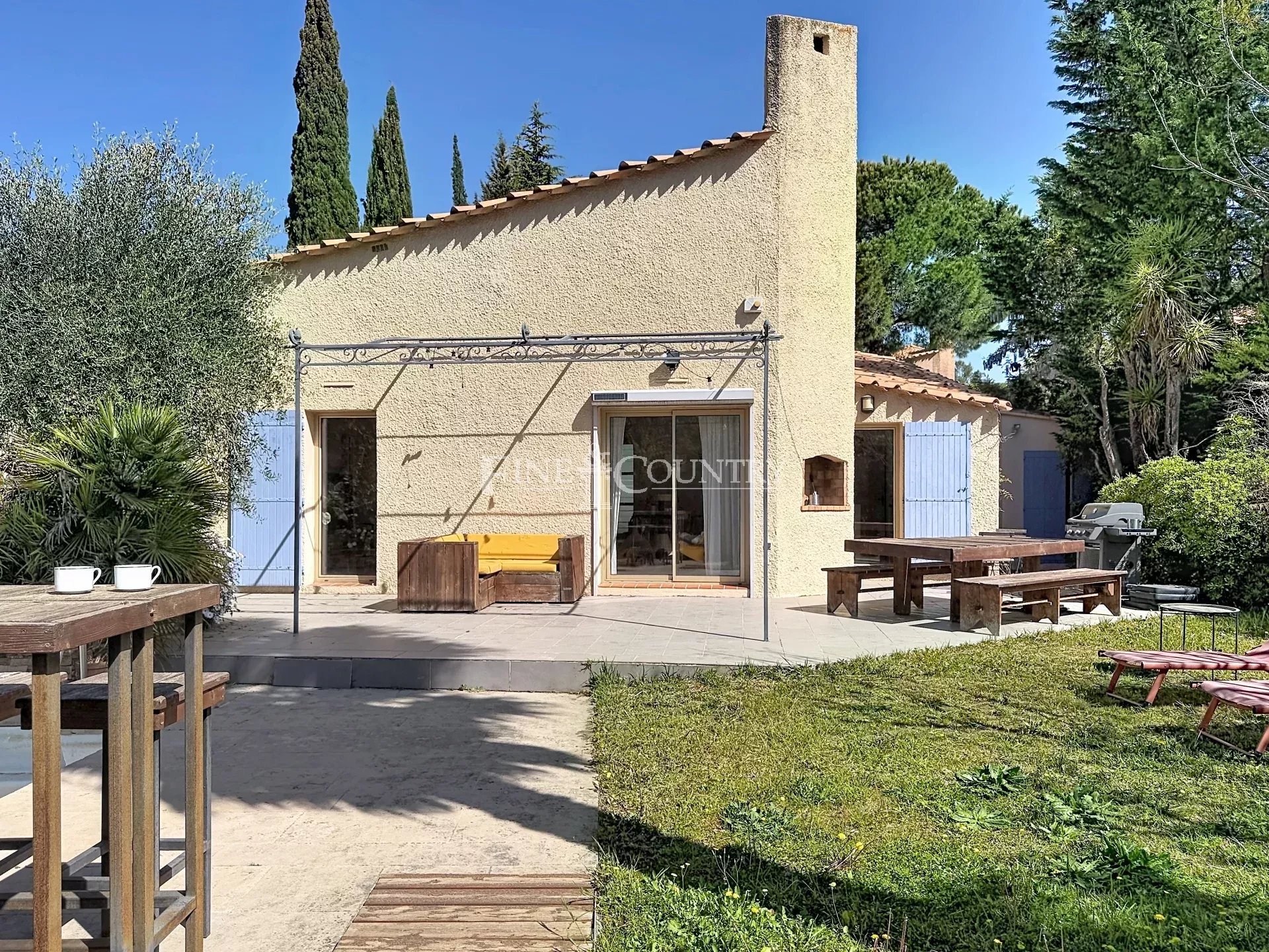 Photo of Villa for sale Valbonne in private domaine