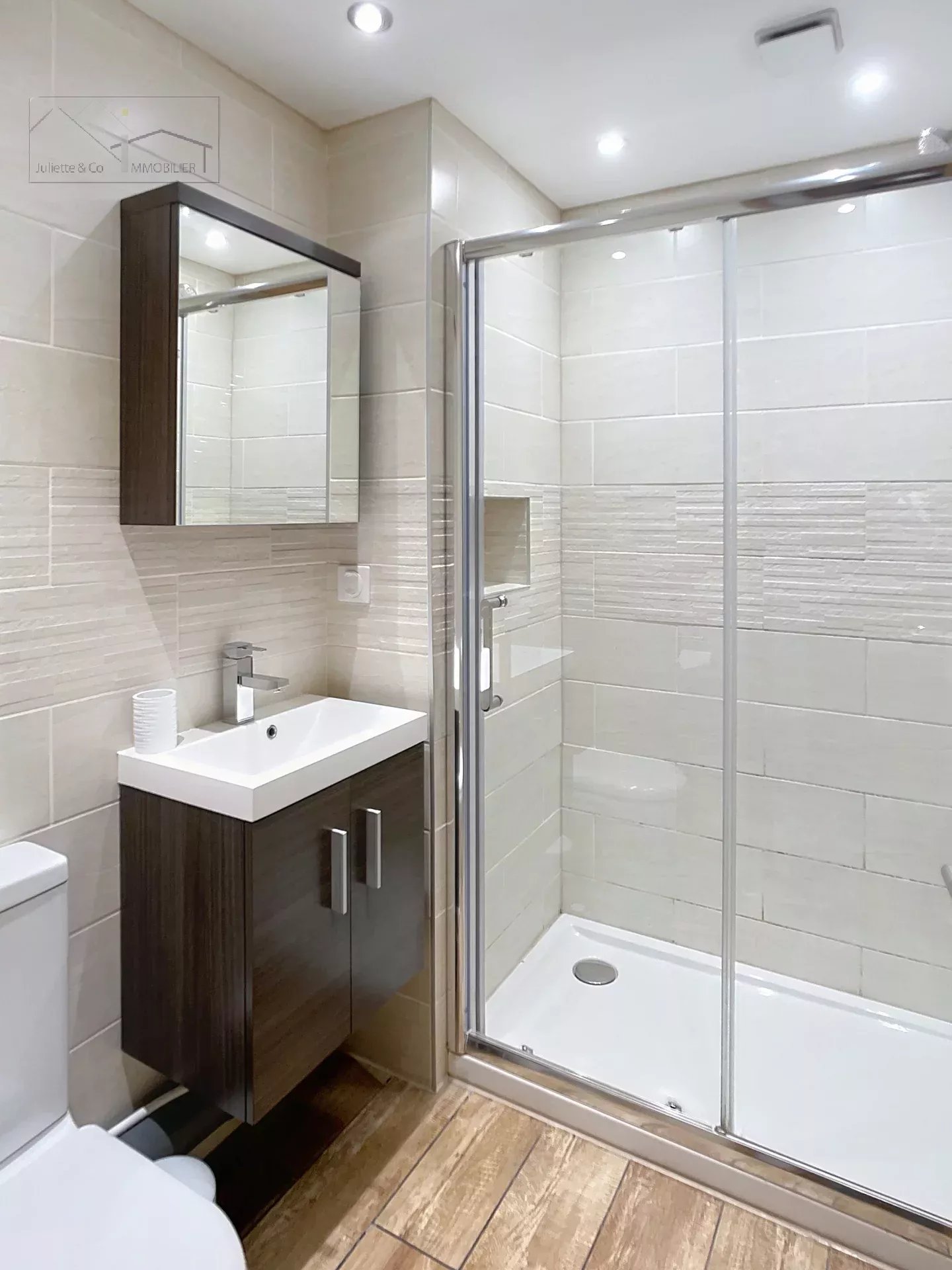 Photo of flat for sale with private garden