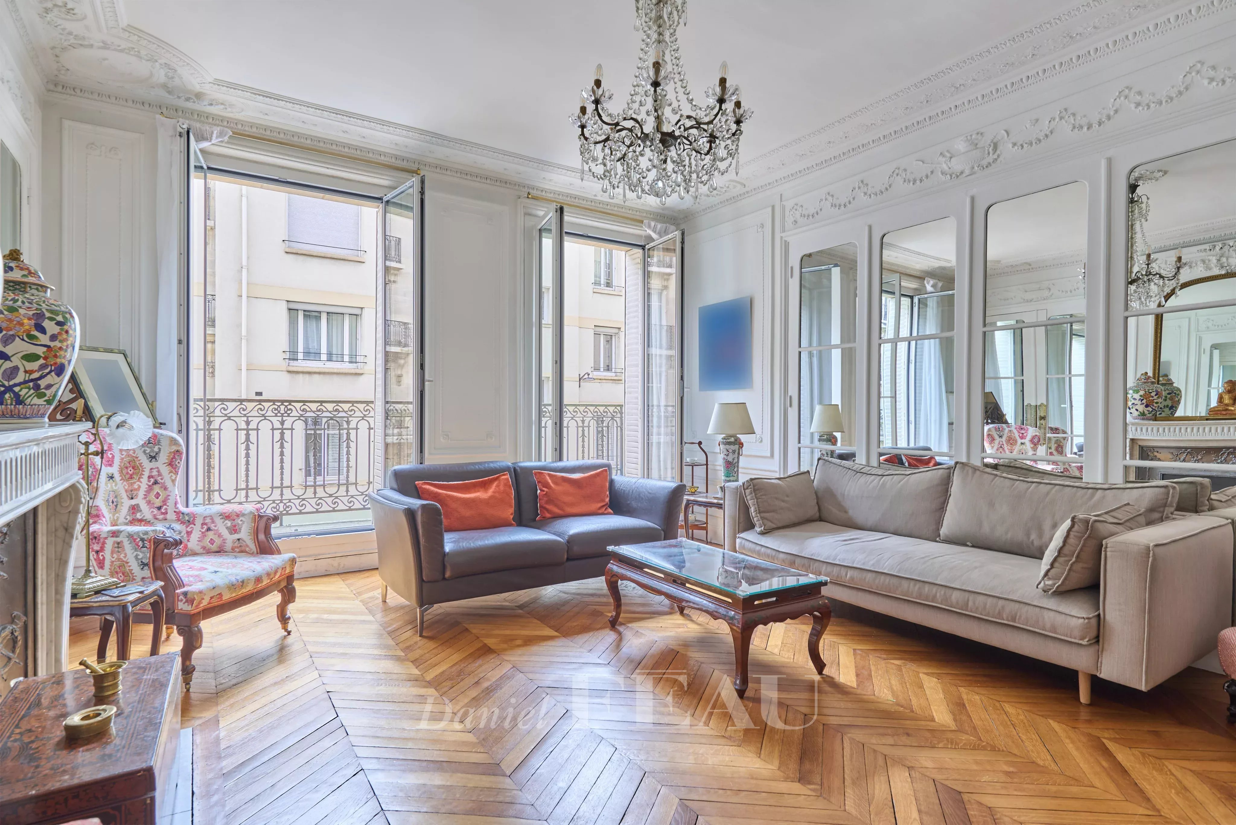 Sale Apartment Paris 16th
