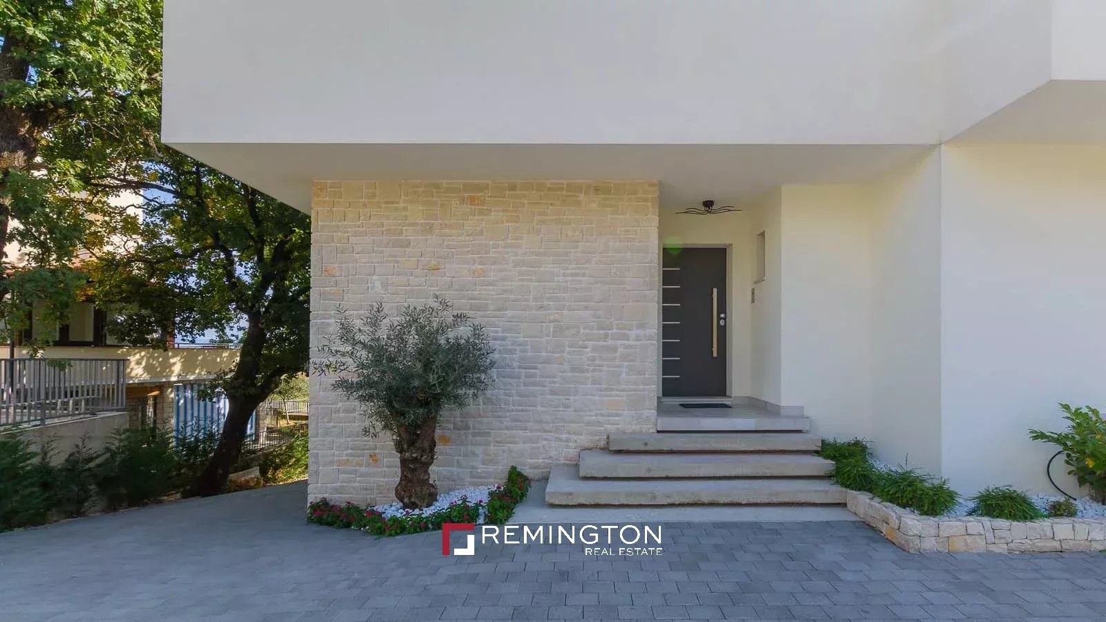 4 Bedroom Villa/Townhouse's Image 14