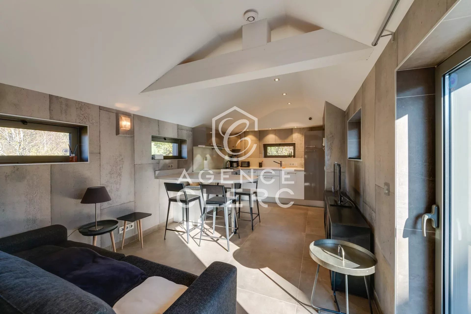 7 Bedroom Villa/Townhouse's Image 17