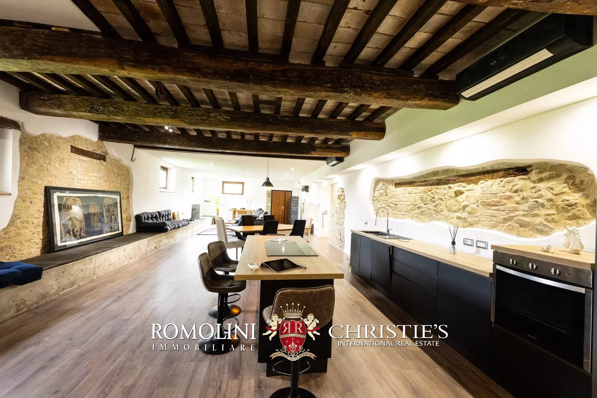 9 Bedroom Villa/Townhouse's Image 65