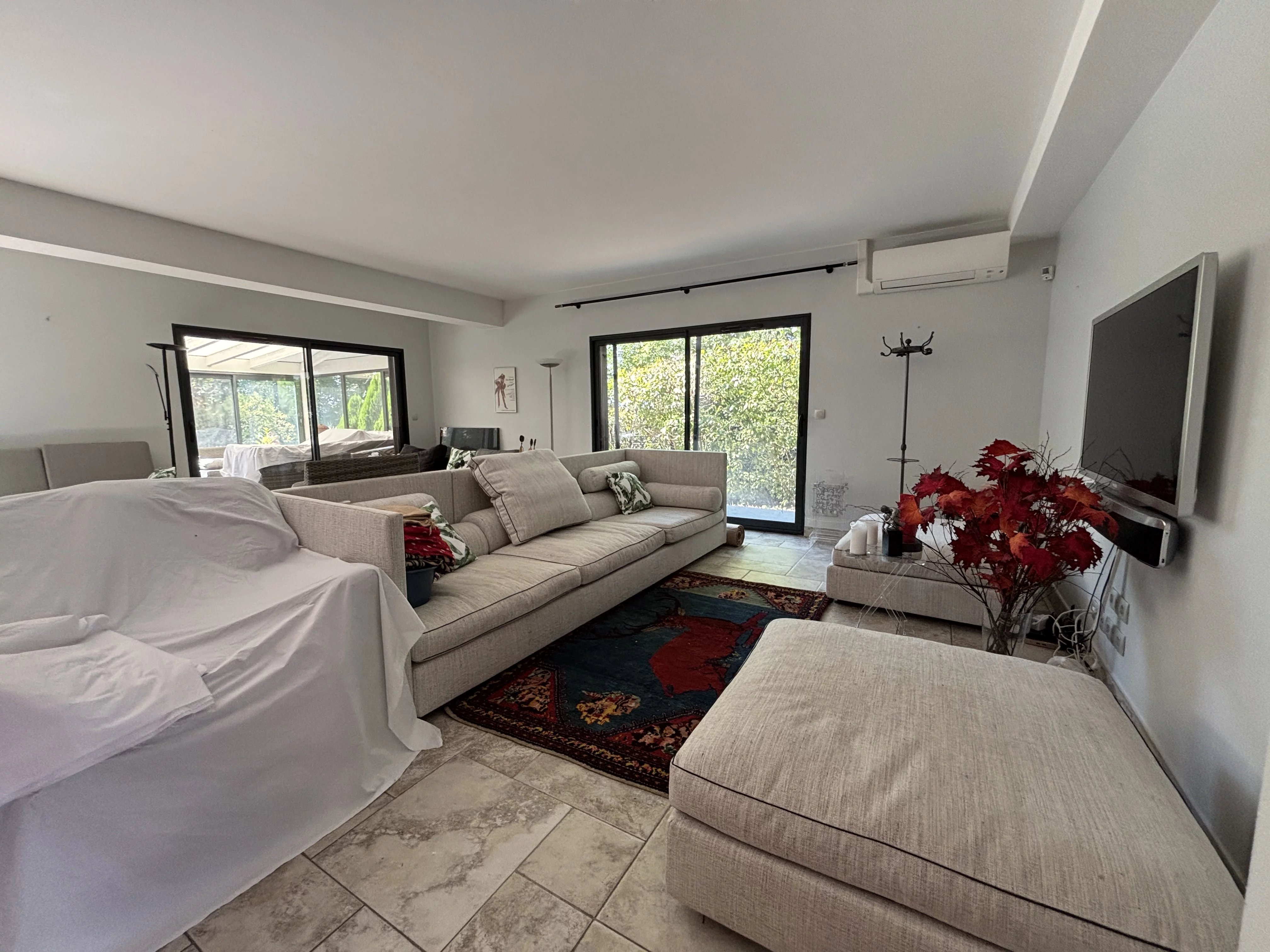 3-4 Schlafzimmer Villa mit Garten, nahe Stadtzentrum und See