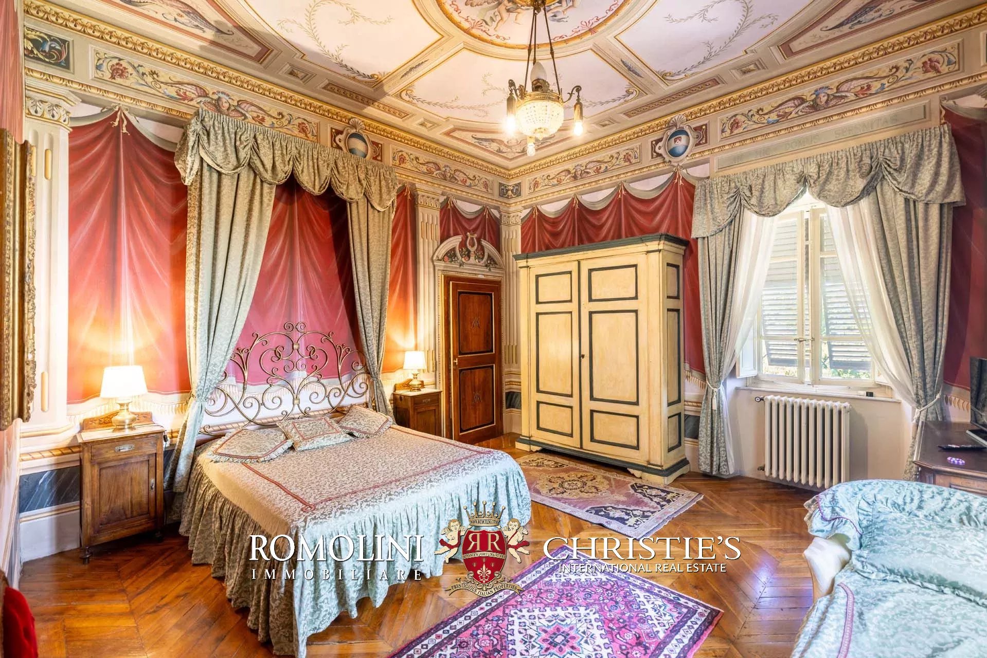 6 Bedroom Villa/Townhouse's Image 54