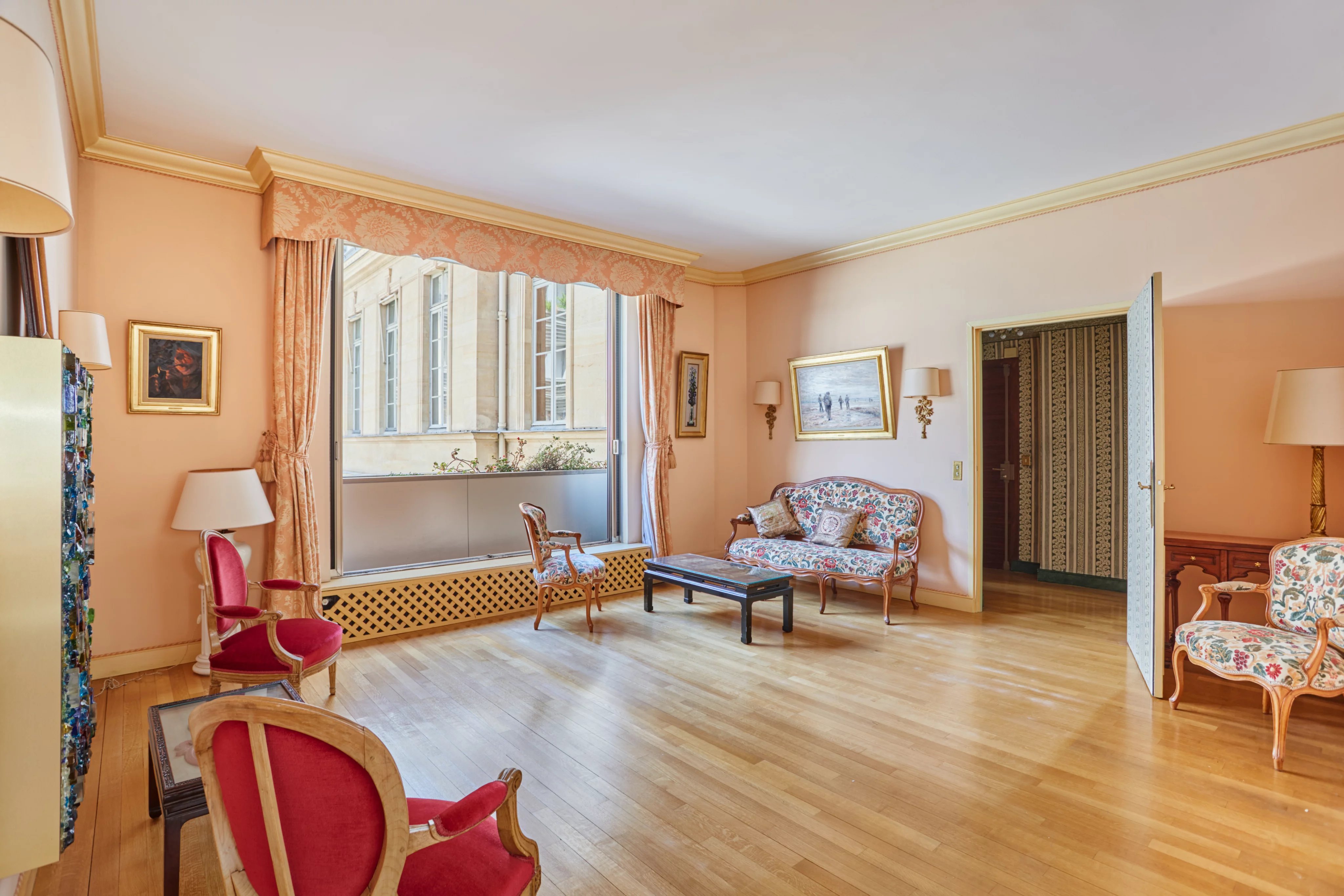Sale Apartment Paris 7th Saint-Thomas-d'Aquin