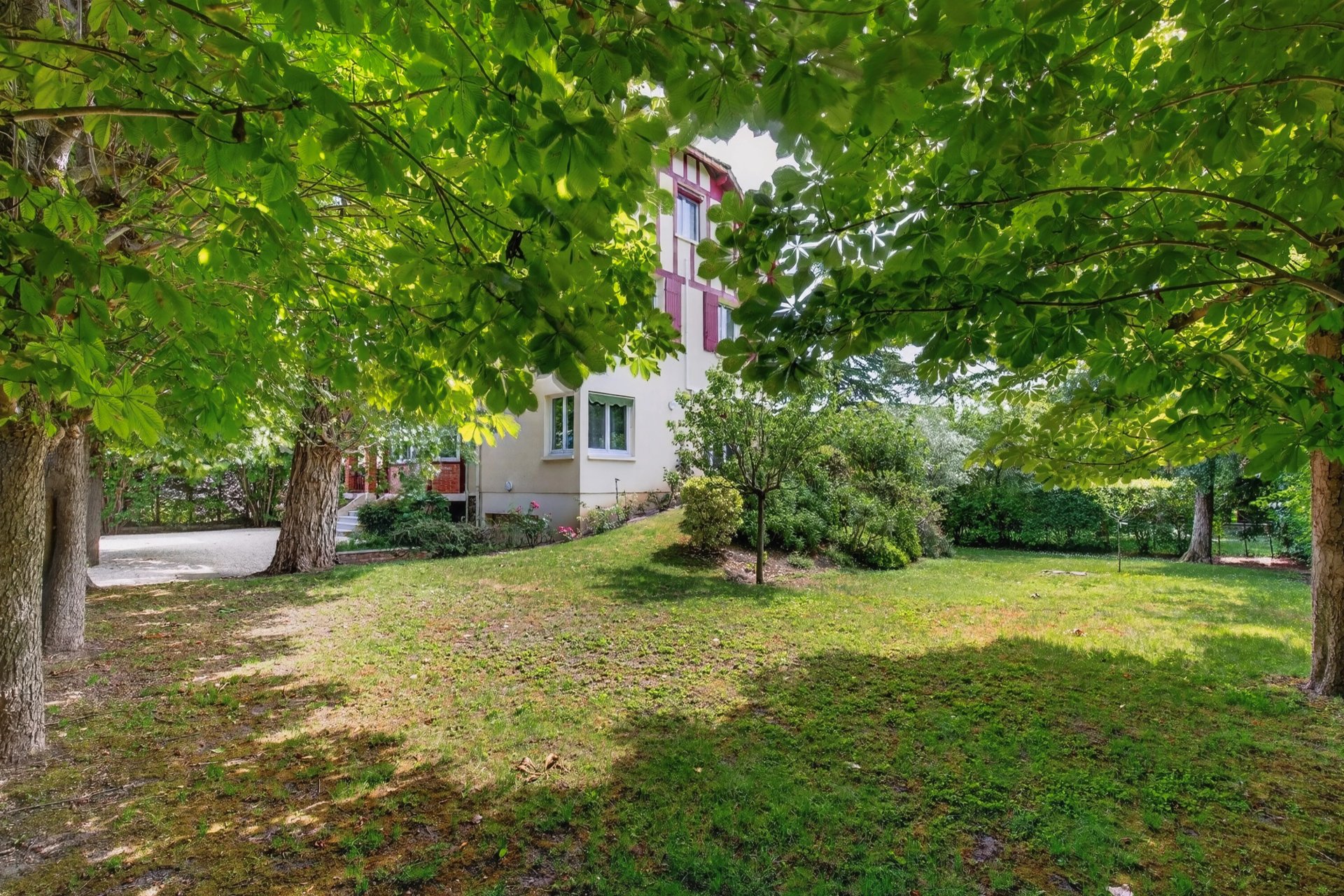 6 Bedroom Villa/Townhouse's Image 16