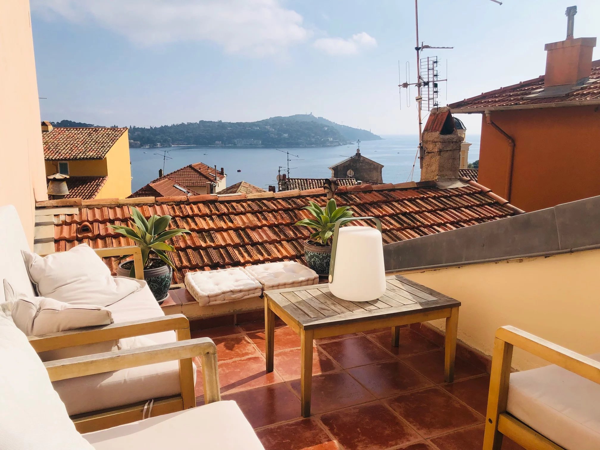 Very beautiful Village house of 101M2, completely renovated, Saint-Tropez terrace with panoramic view of the r