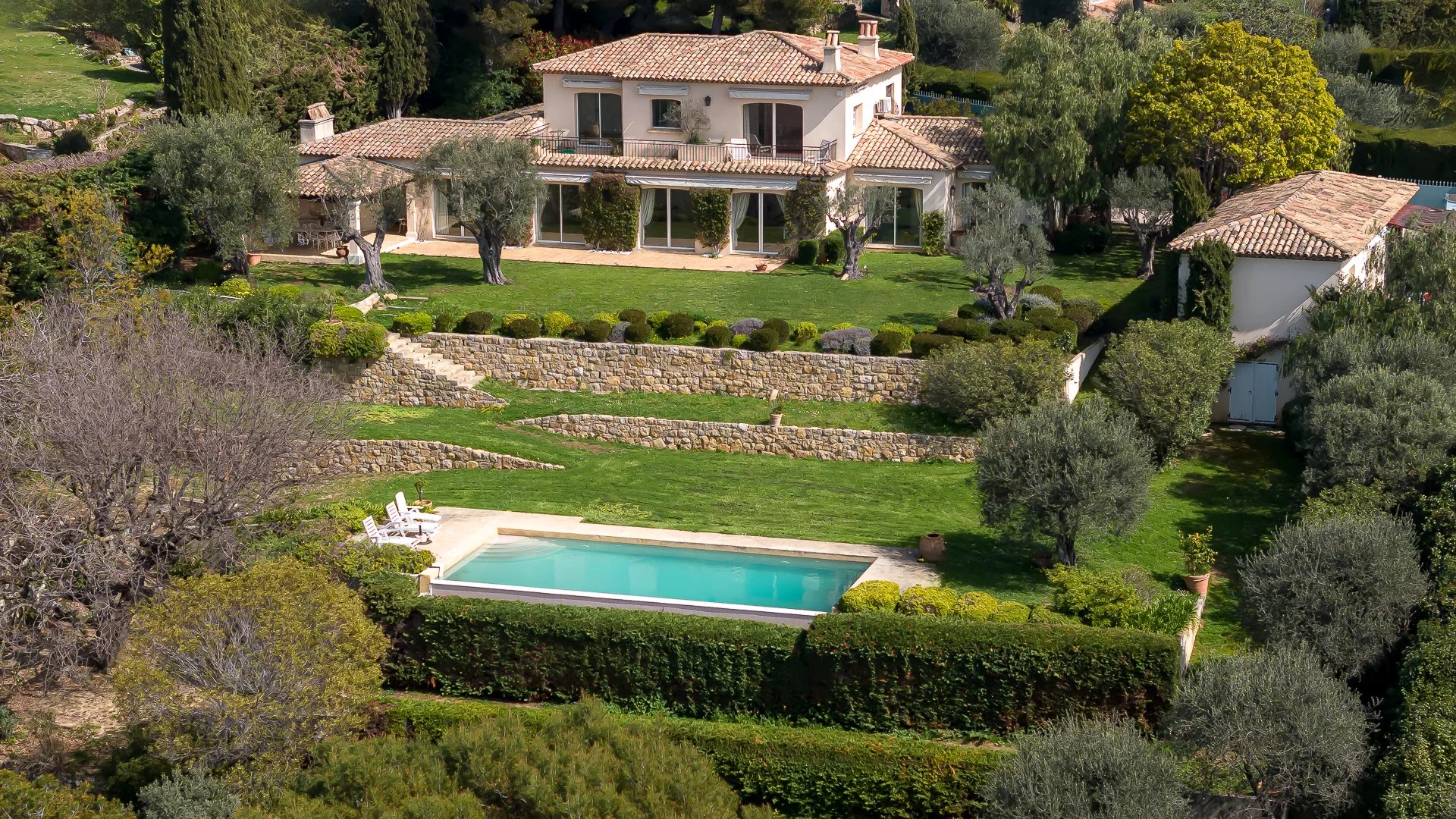 Qlistings - 8 Bedrooms - House - Alpes-Maritimes - For Sale - MZiCA6984 Property Image