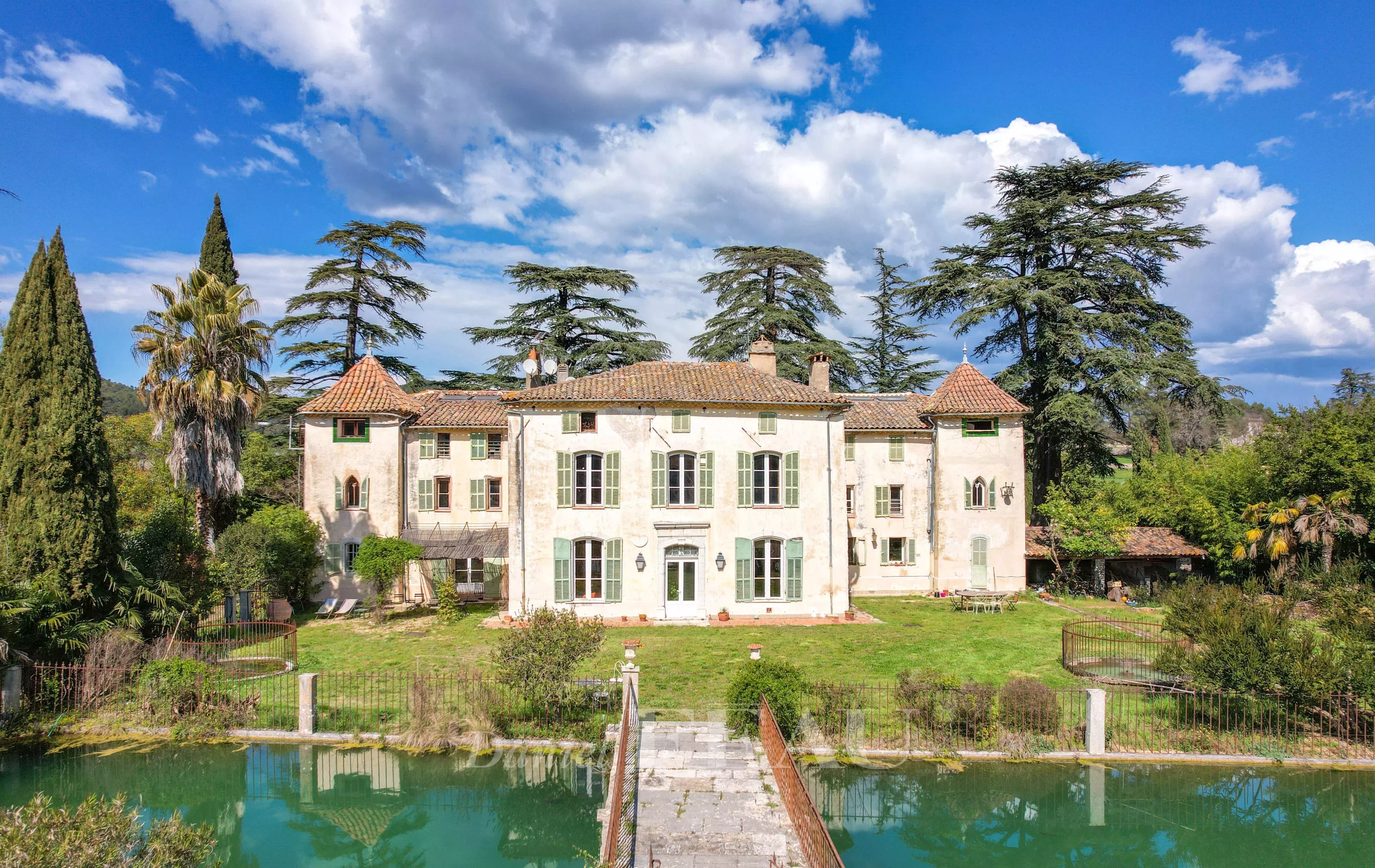 Brignoles - Château du XVIIIème siècle