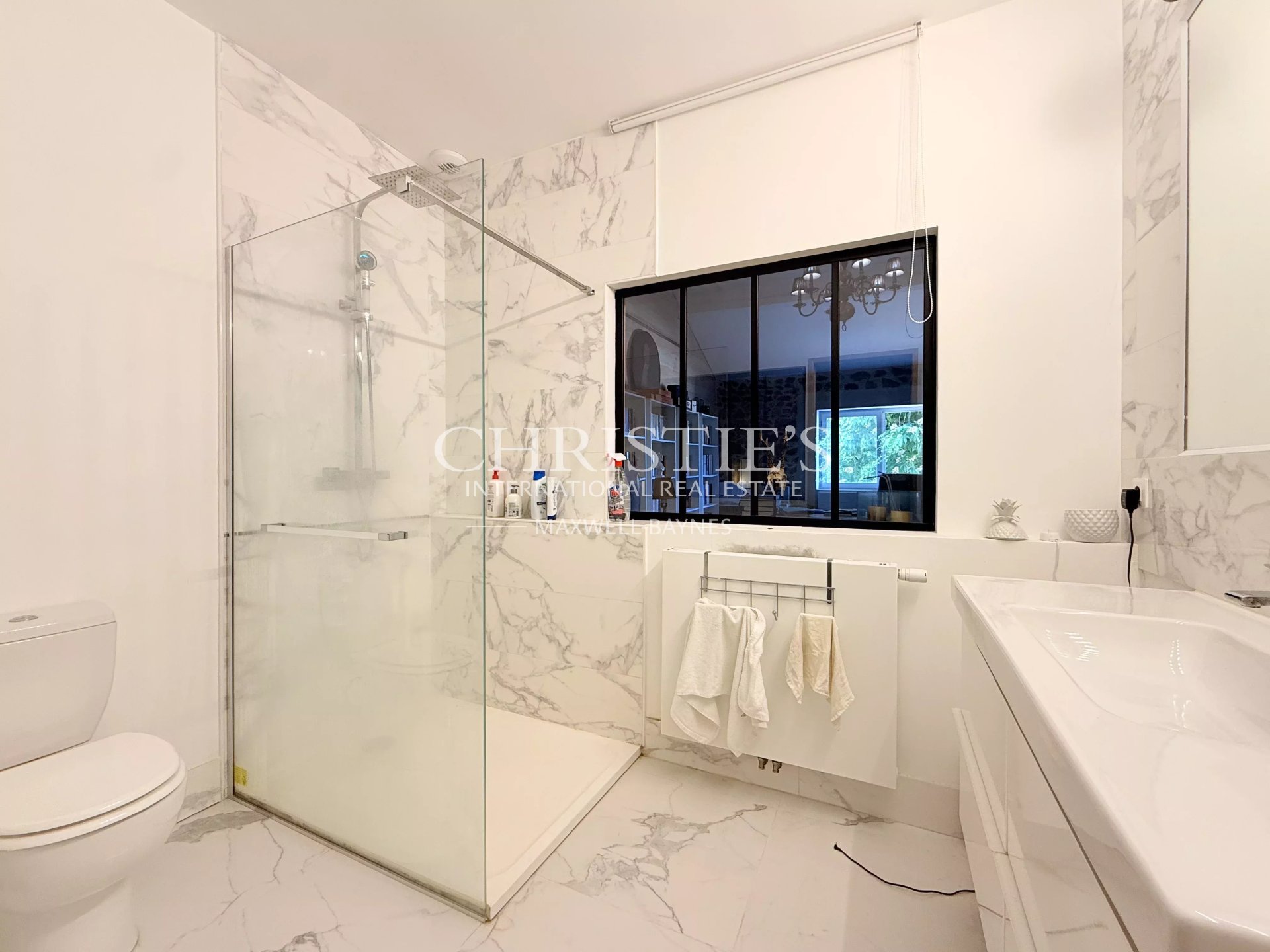 9 Bedroom Villa/Townhouse's Image 37