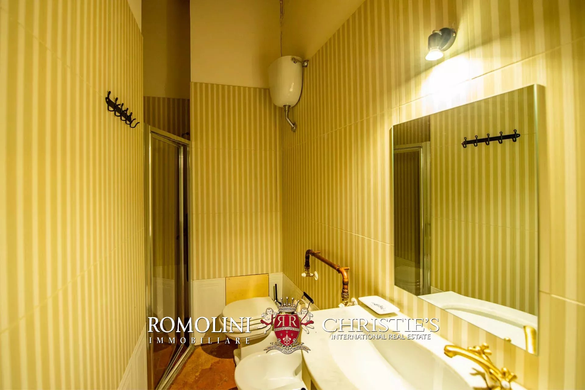 22 Bedroom Villa/Townhouse's Image 25