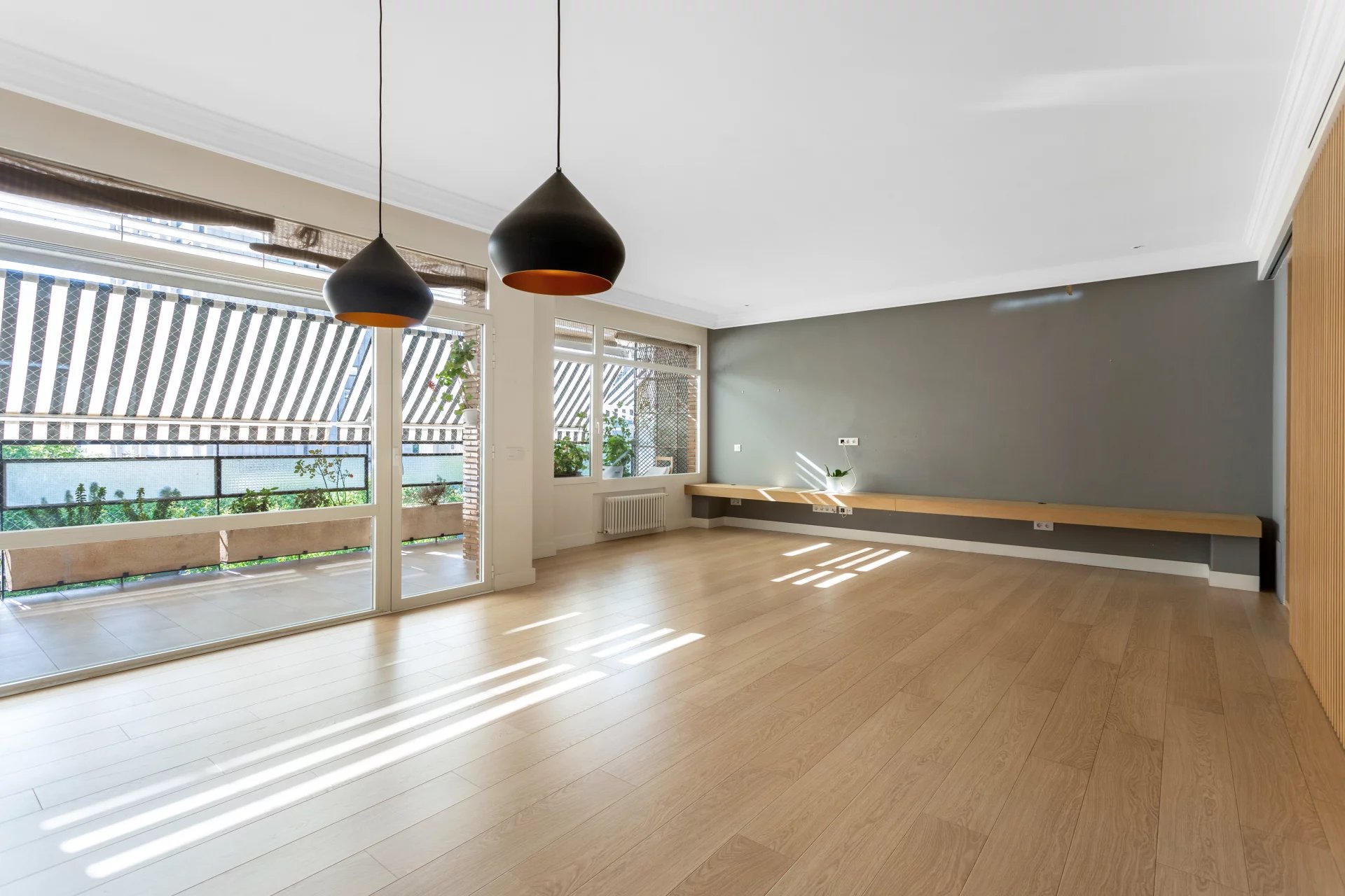 Spacious flat with terrace in Hispanoamerica
