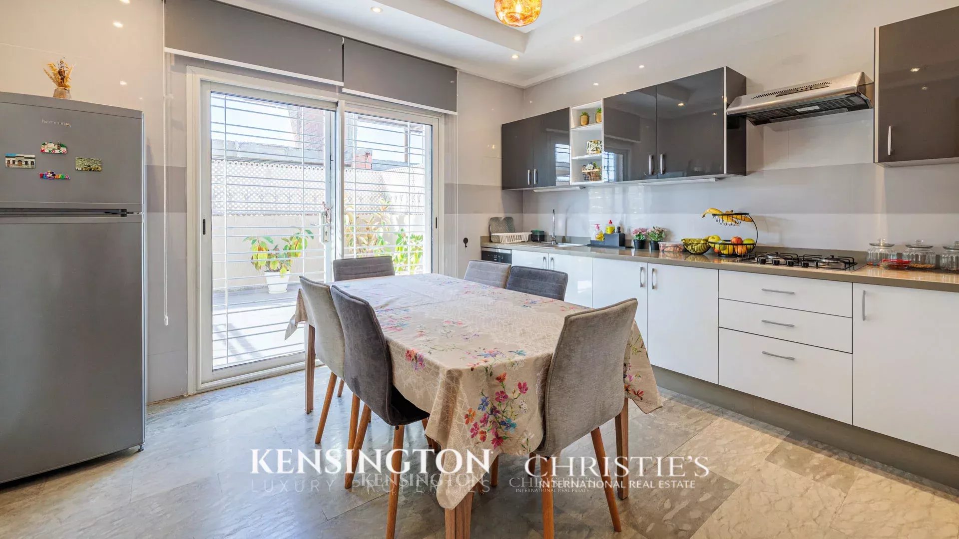 4 Bedroom Villa/Townhouse's Image 8