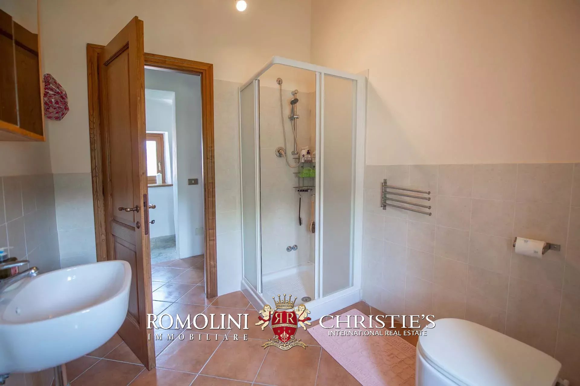 6 Bedroom Villa/Townhouse's Image 24