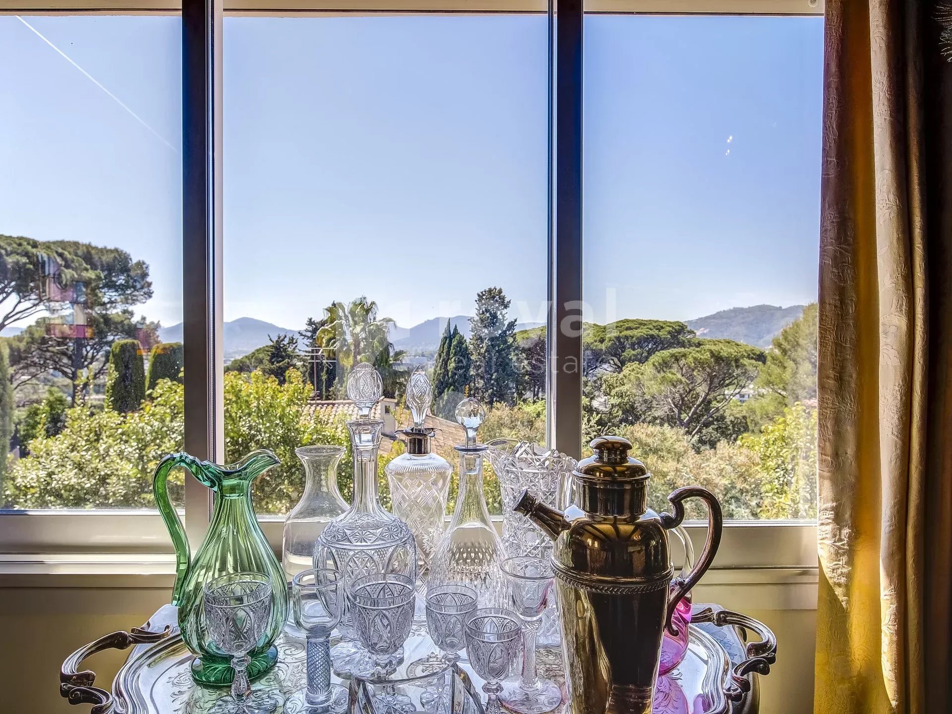 Villa avec une vue dégagée — photo 17