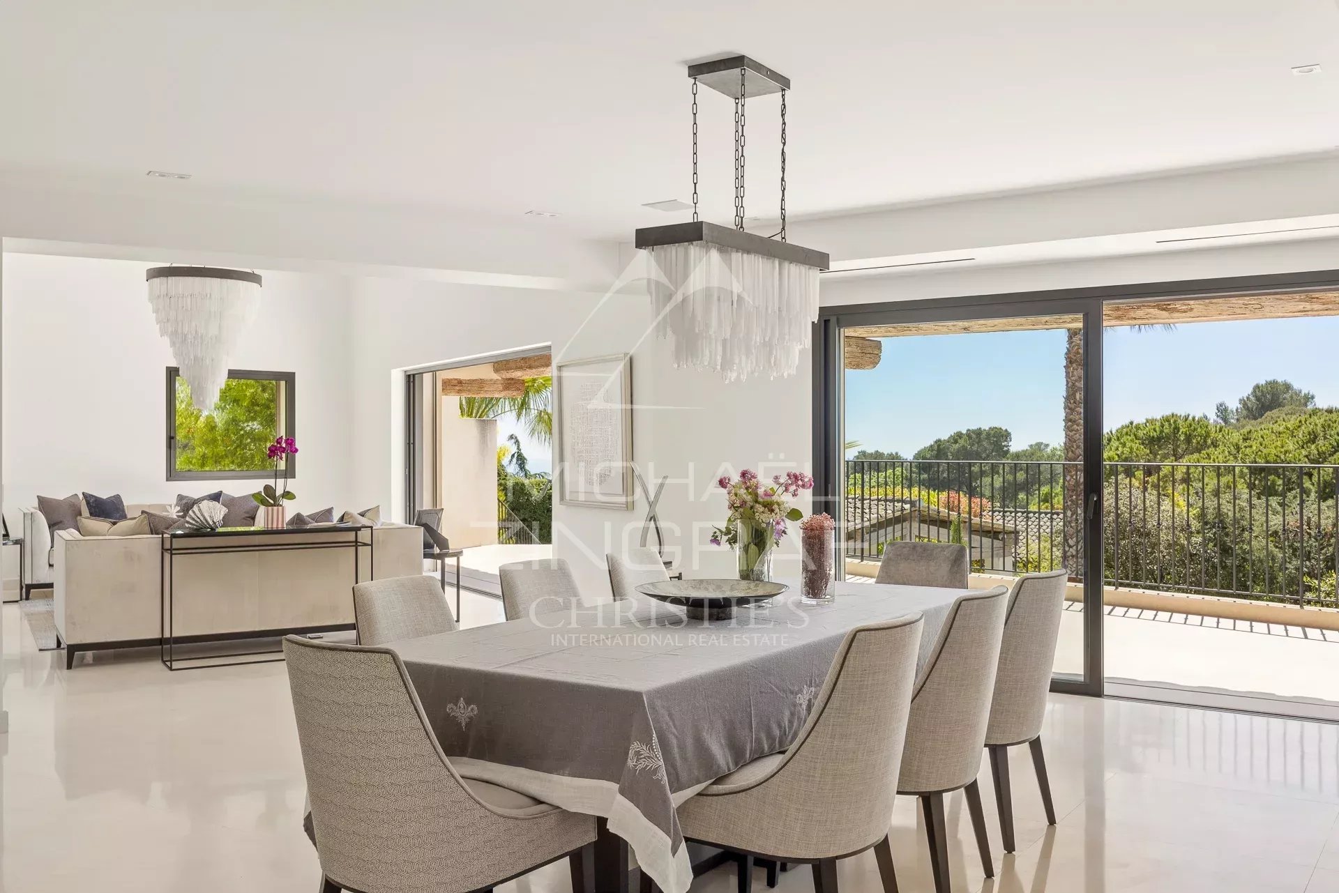 5 Bedroom Villa/Townhouse's Image 5
