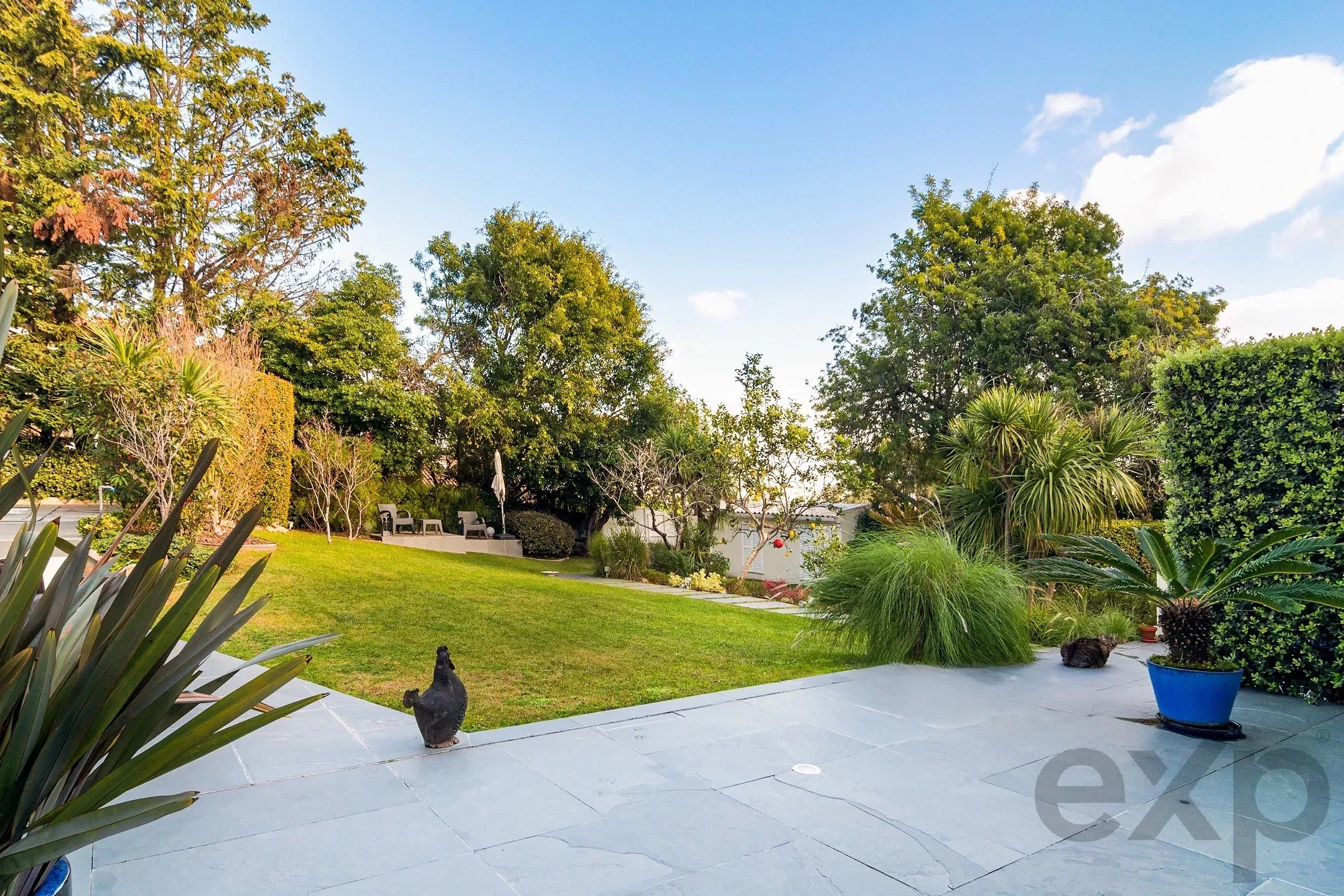 Monte Estoril: Charming 5-bed Villa with large garden and pool 86644506 image 5