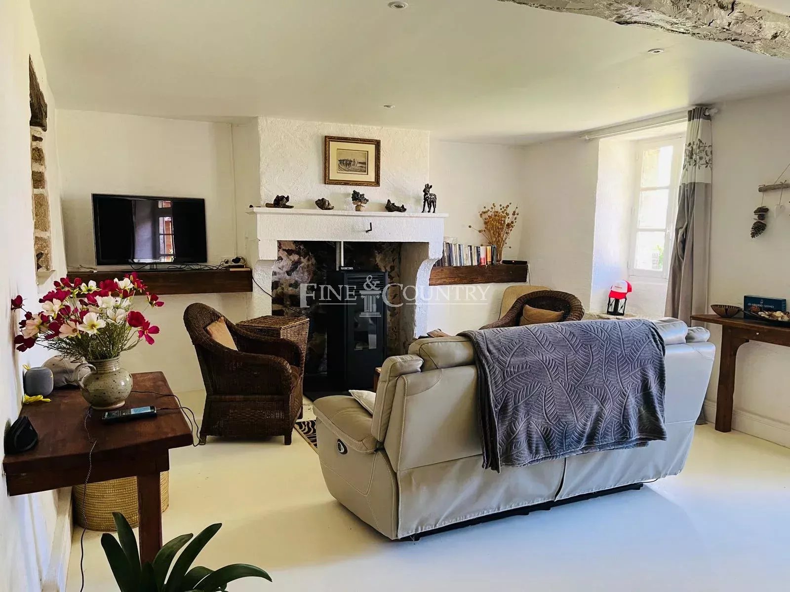 Photo of House for sale in Charente, near Dordogne