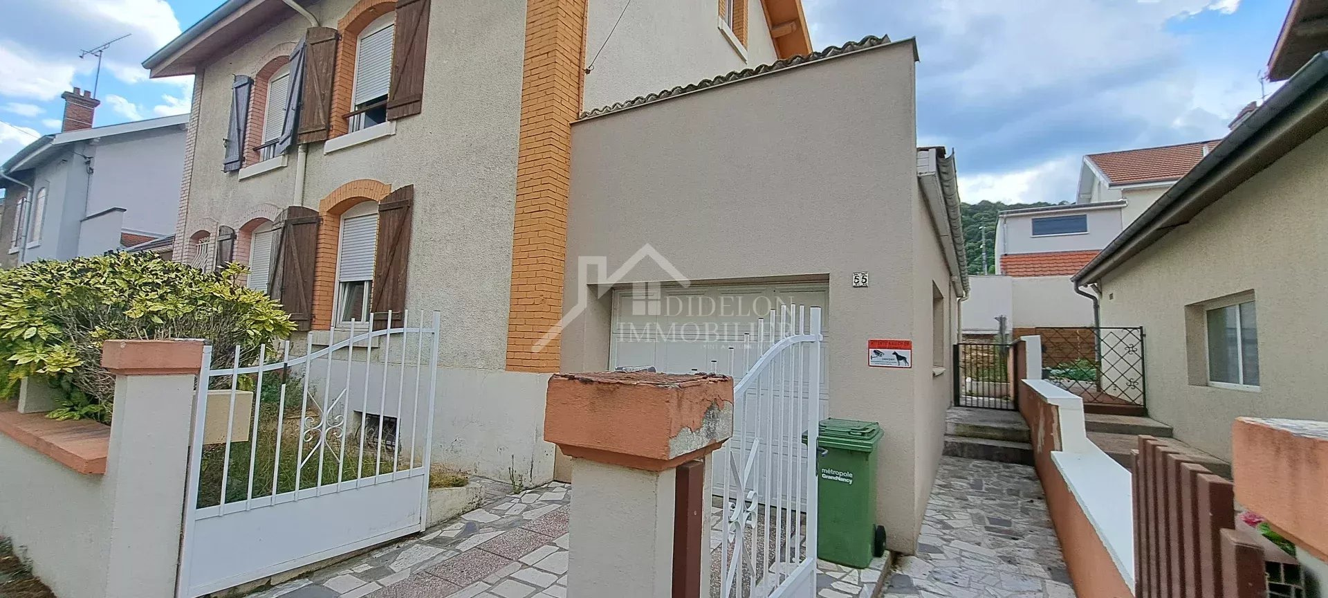 Agence immobilière de 