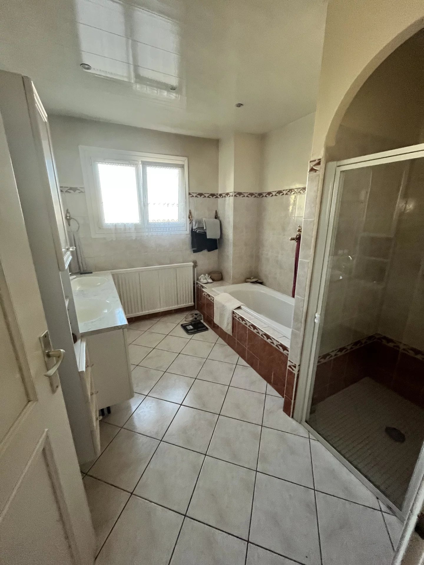 Maison de ville sur terrain de 892m2